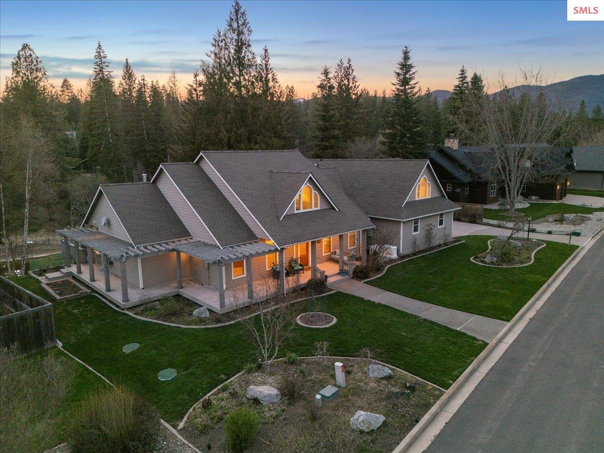 Front exterior of 212 Canoe Cove Lane