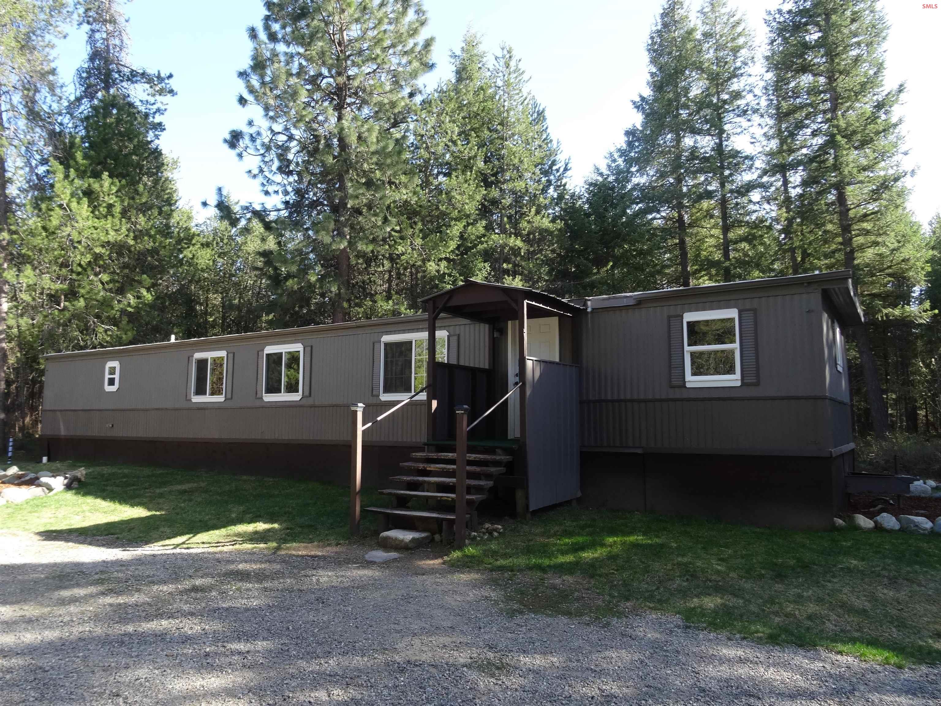 Front exterior of 552 Outback Loop
