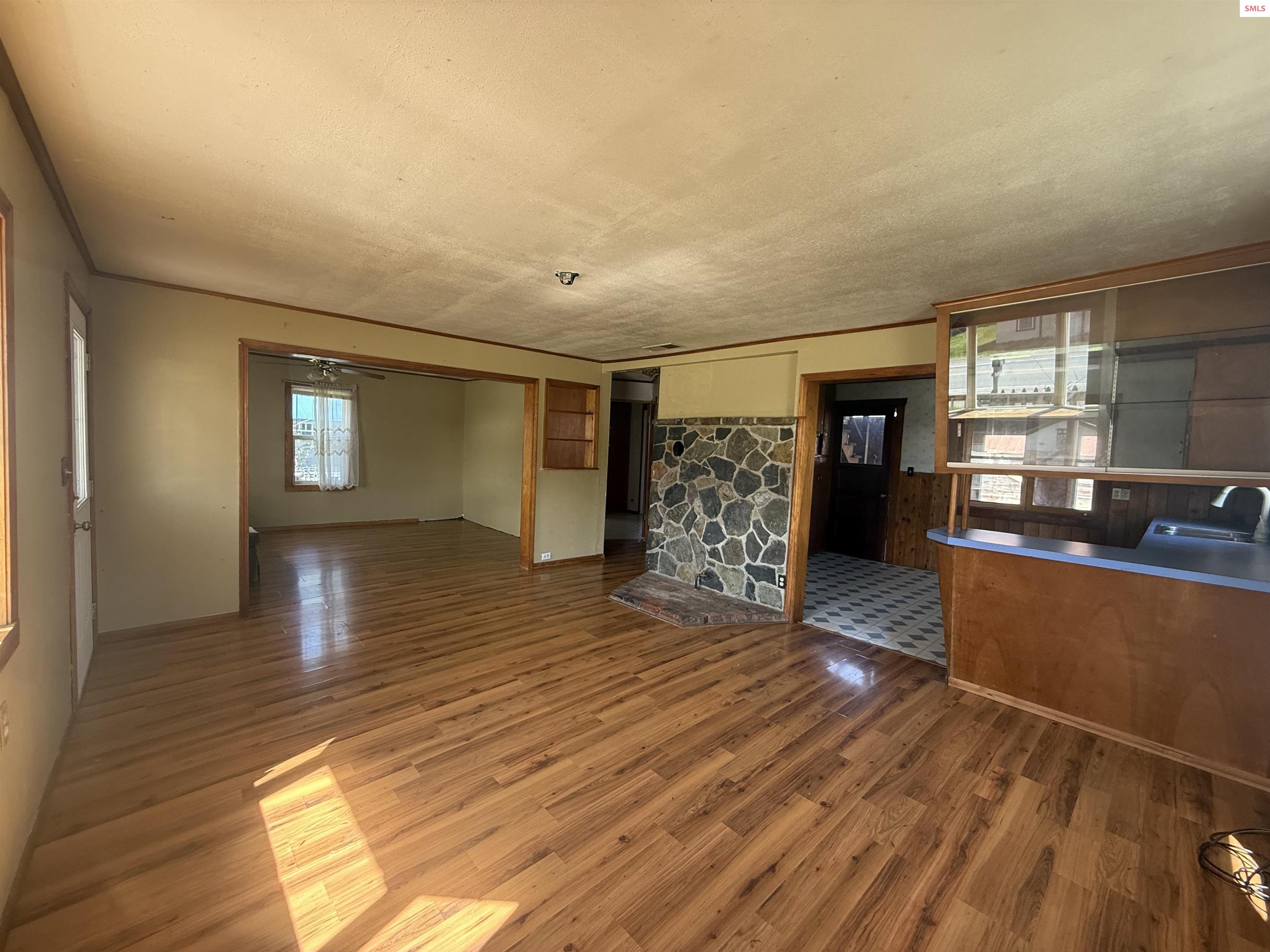 Property photo 3 for 116 4th Ave