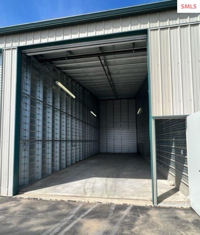 Front exterior of 498 W Garwood Rd #131
