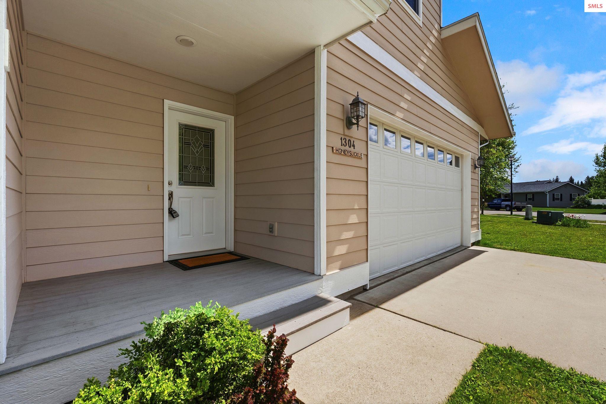 Front exterior of 1304 Honeysuckle Ave