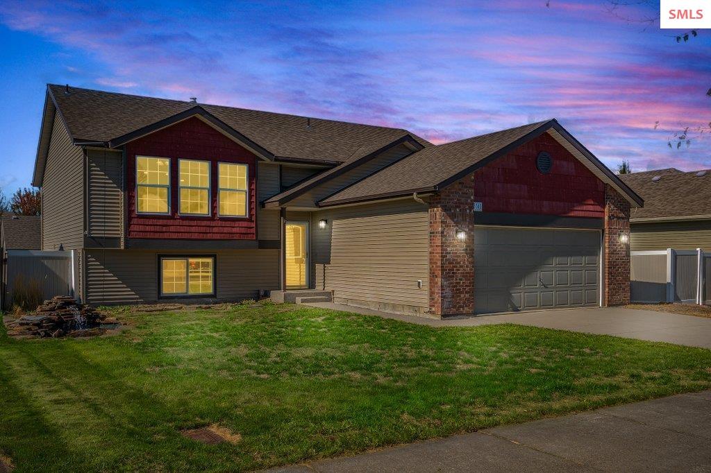 Front exterior of 3141 E Thrush Dr