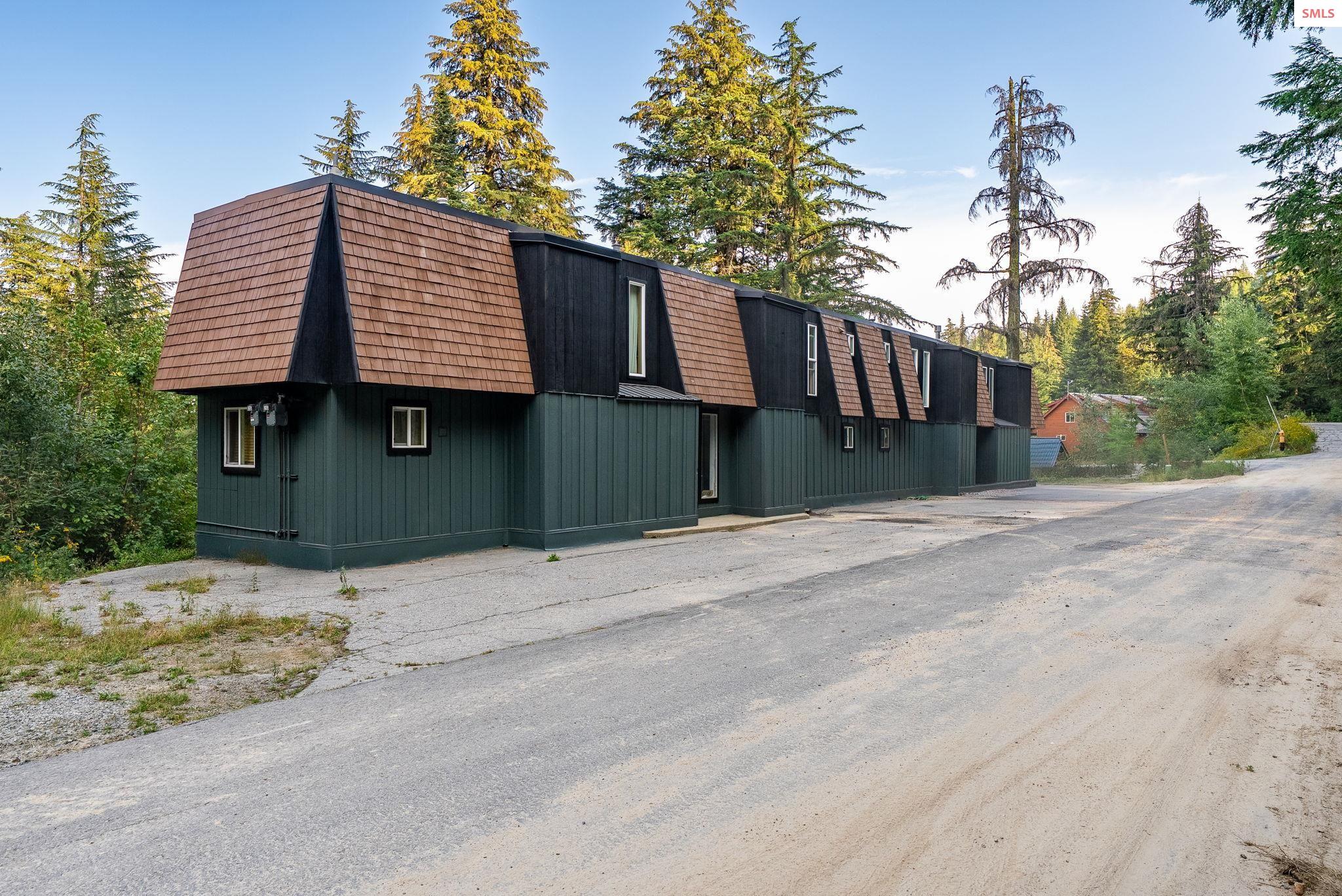Front exterior of 169 Snowplow Rd Unit 1