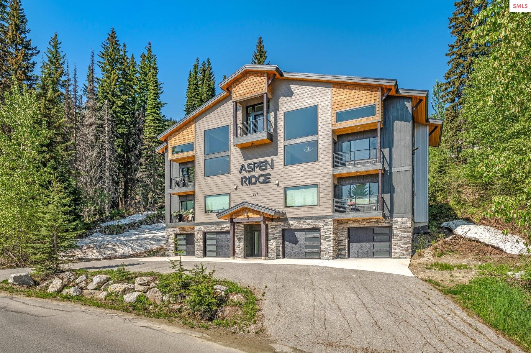 Front exterior of 227 Crystal Springs Rd #3