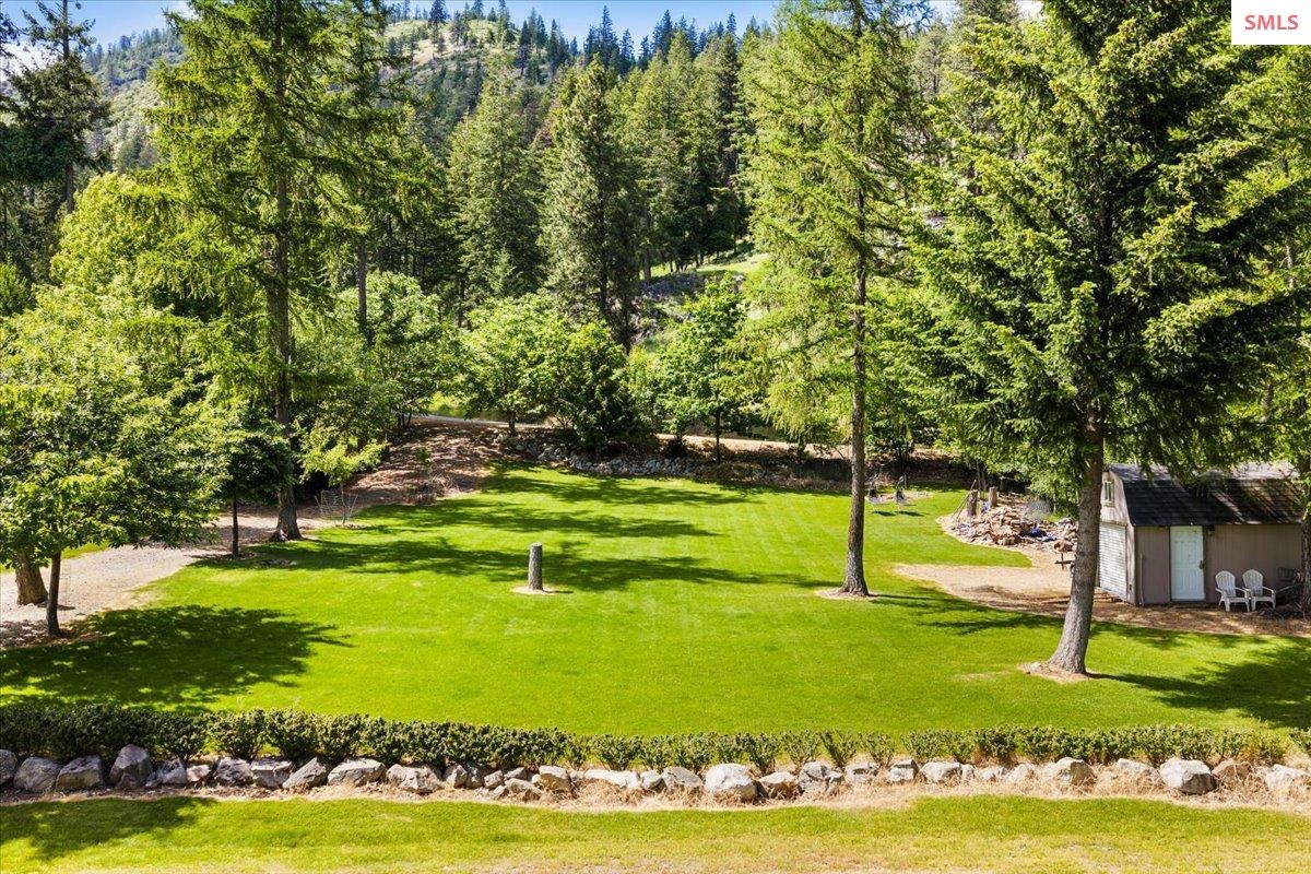 Property photo 2 for 463 Glacier Loop