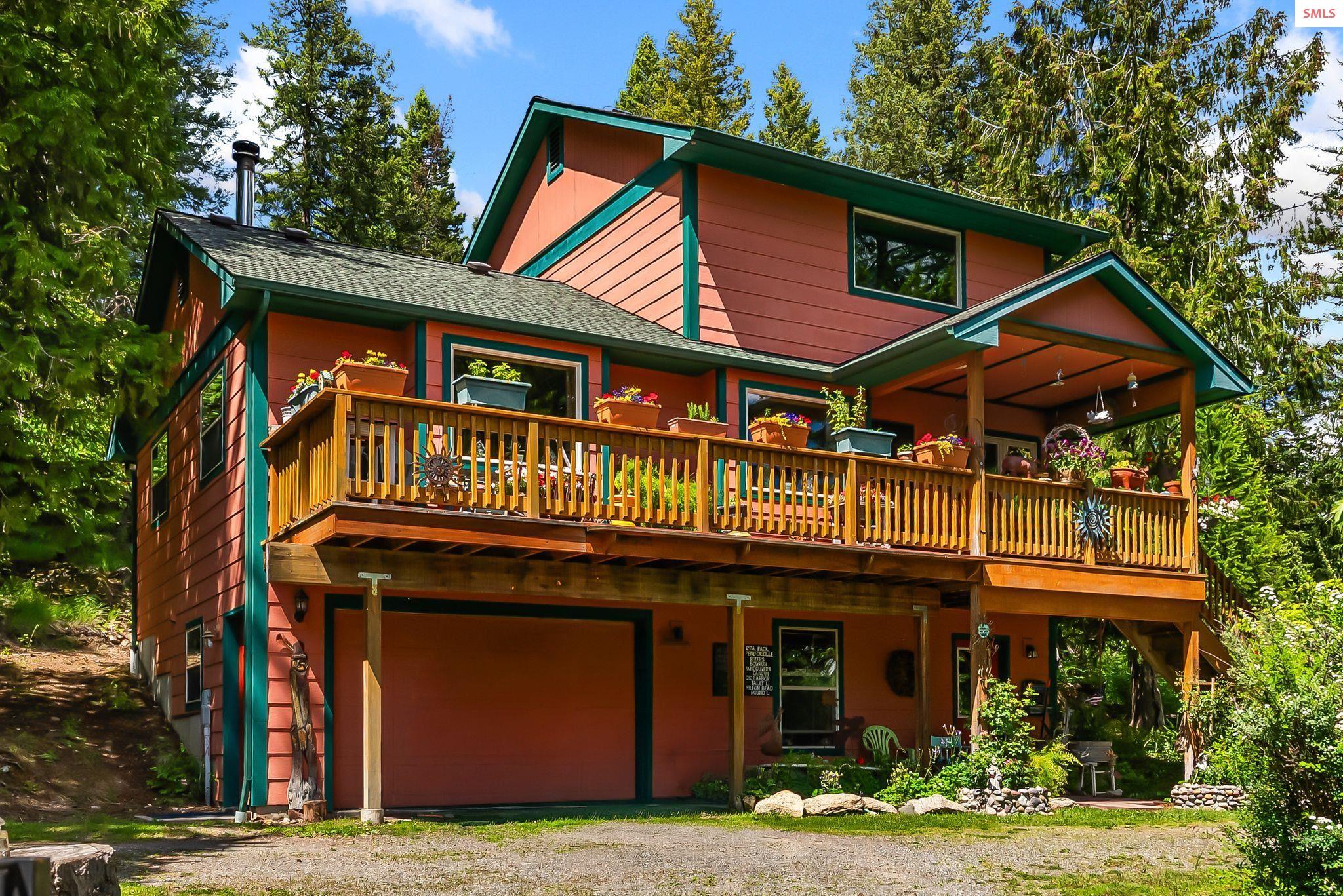 Front exterior of 561 Geenen Rd.