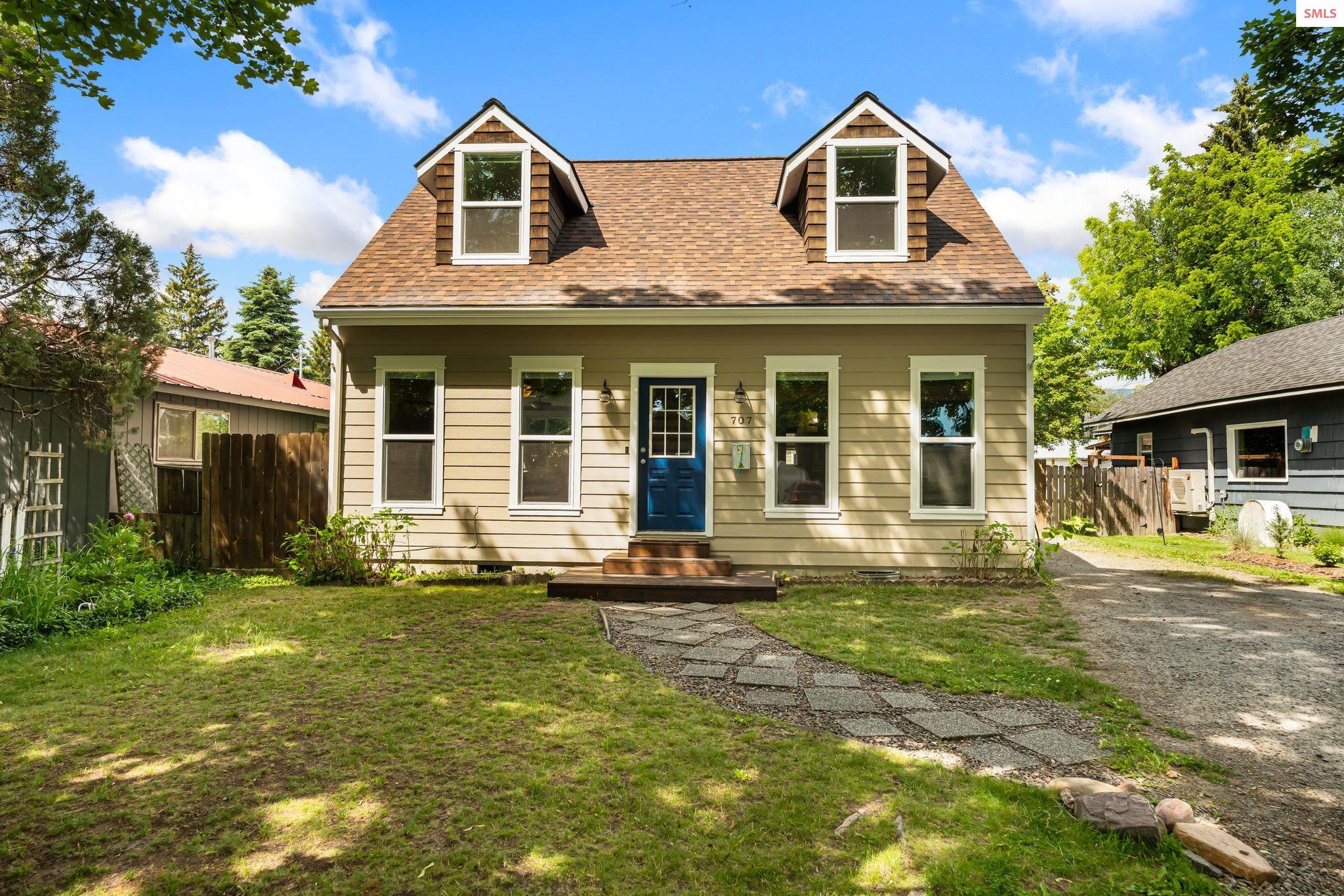 Front exterior of 707 Forest Ave