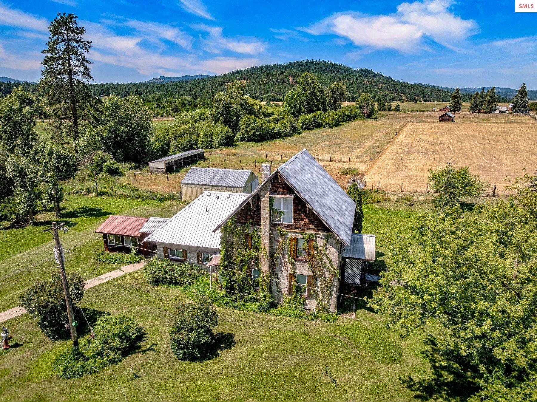Front exterior of 210 Rusho Lane, 78 Acres