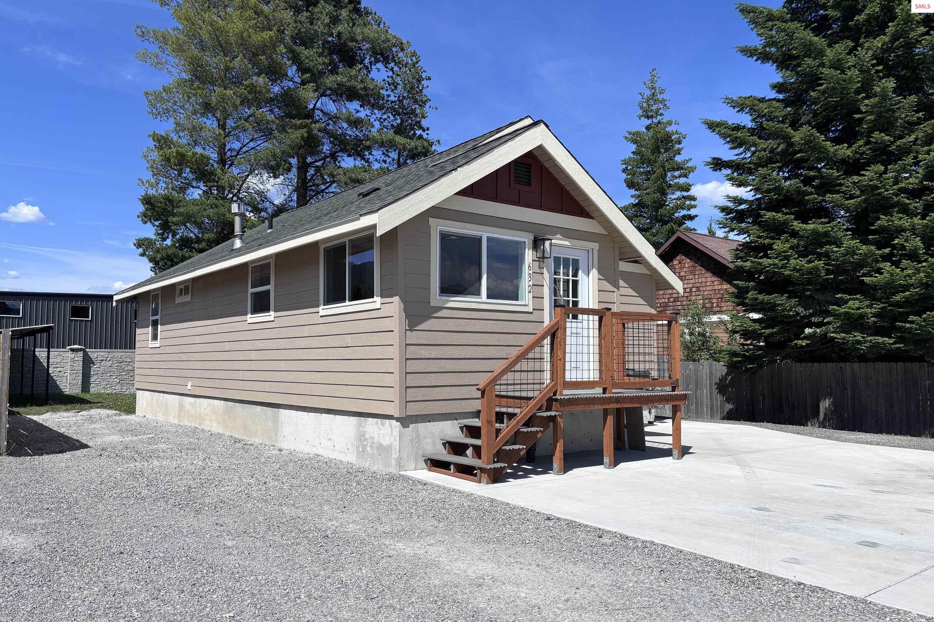 Front exterior of 632 Roberson Way