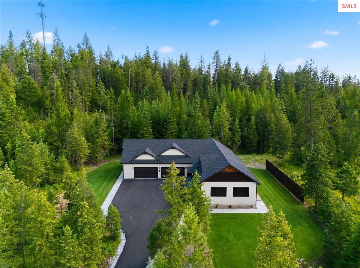 Front exterior of 216 Mara Meadows