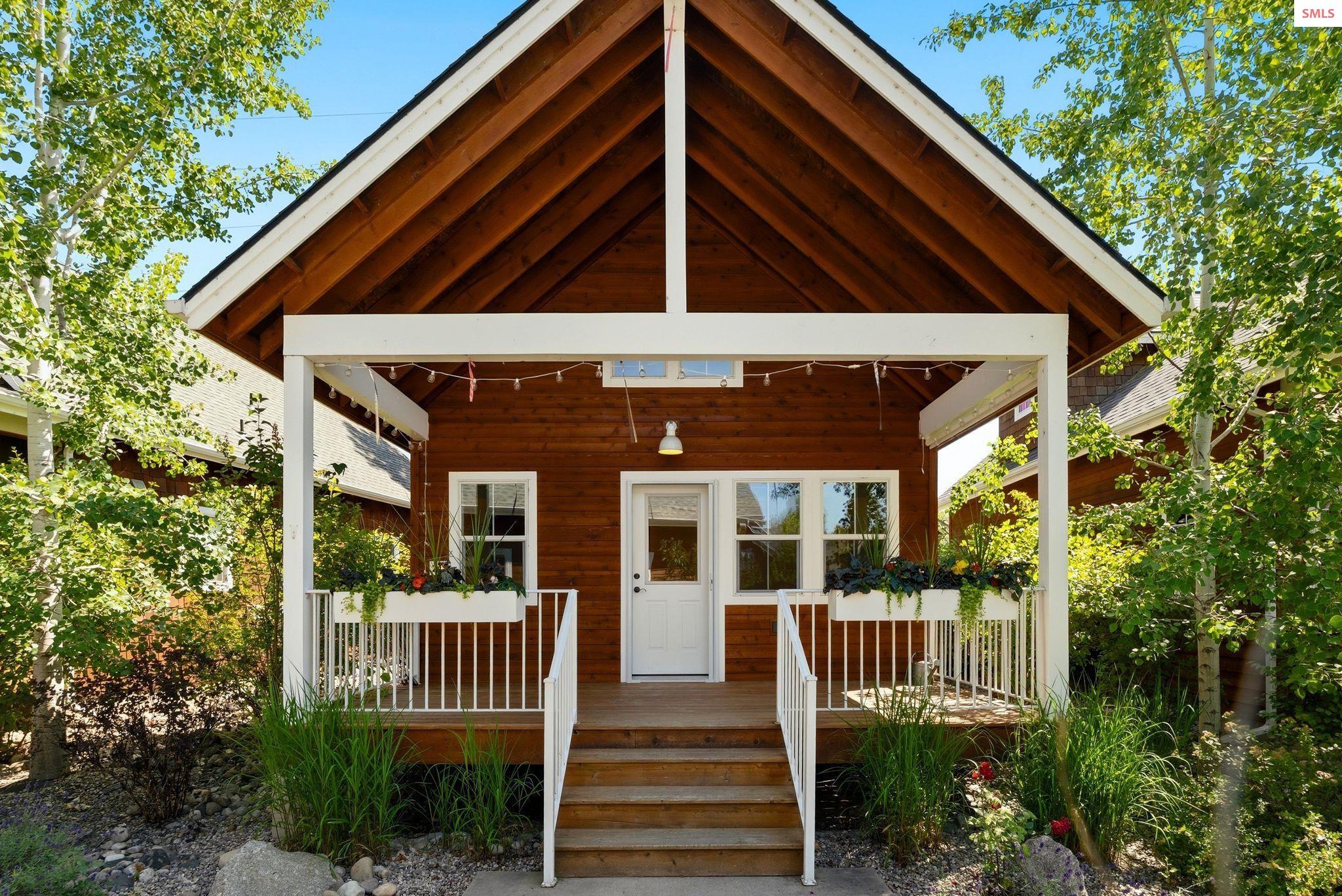 Front exterior of 242 Pomrankey Lane