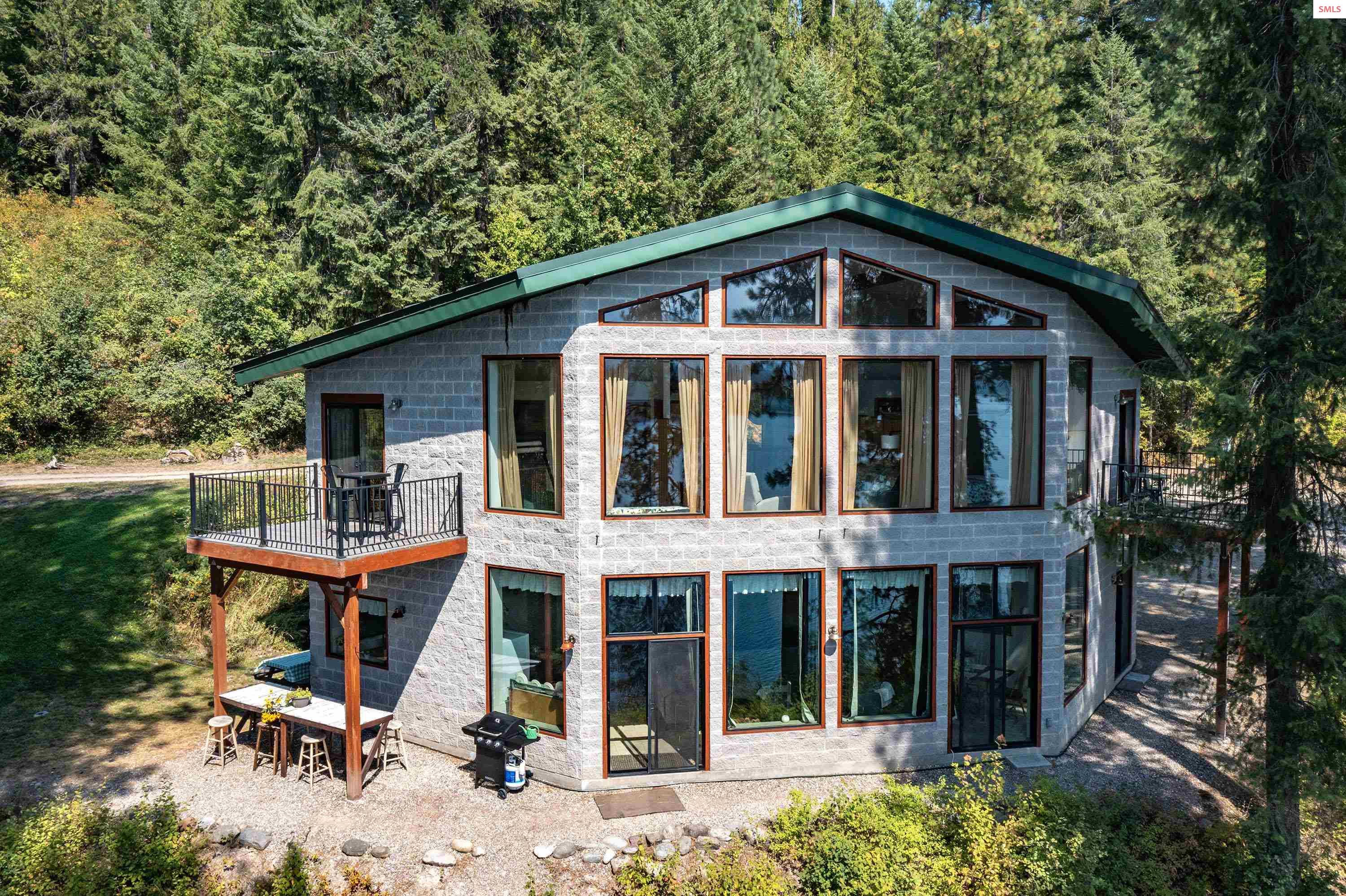 Front exterior of 7 Bridge View Lane