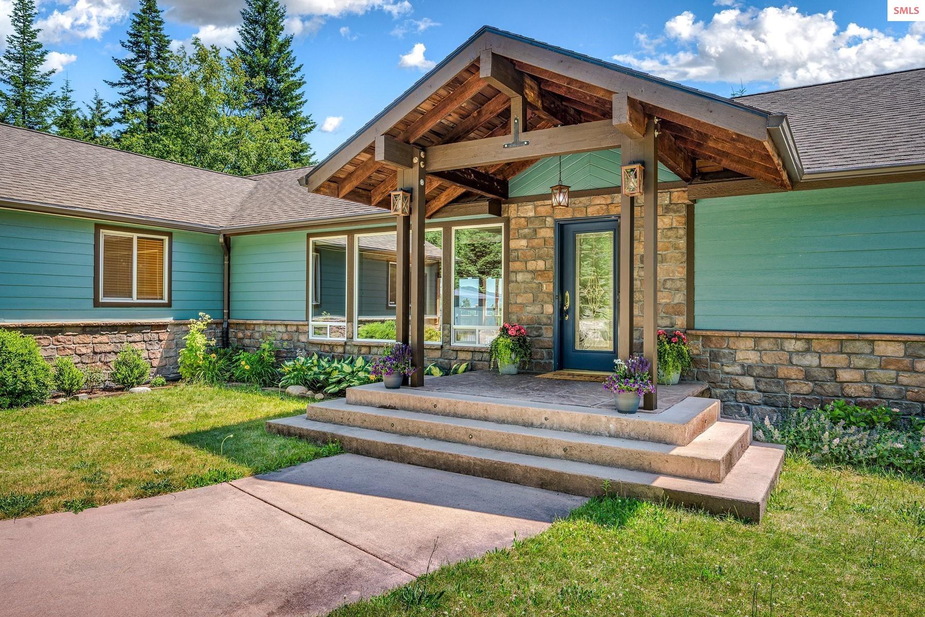Front exterior of 218 Topaz Trail