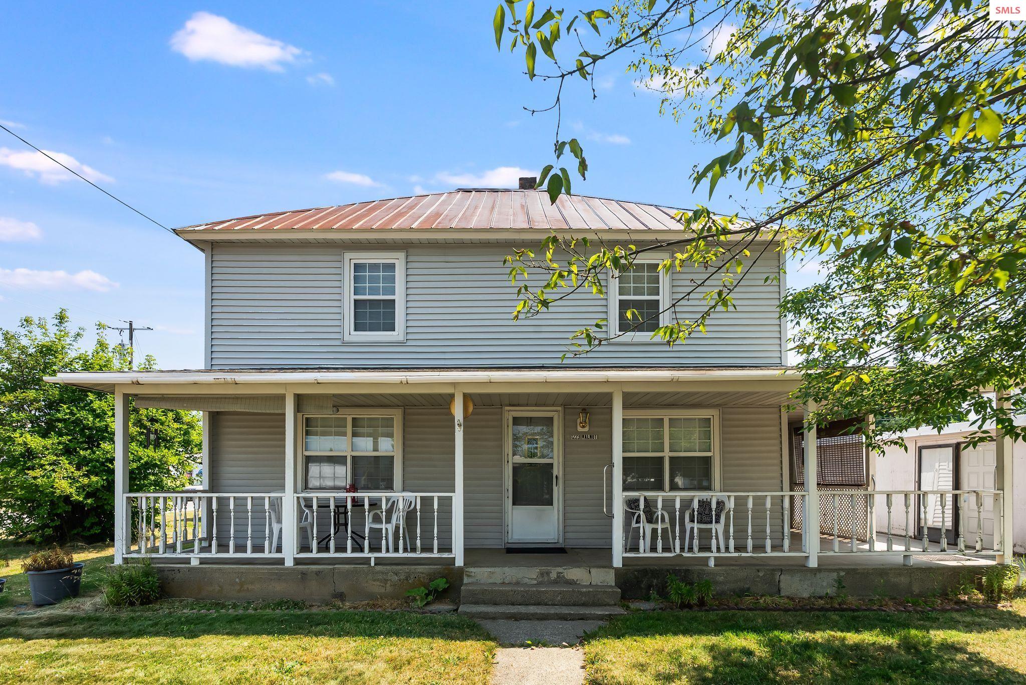 Front exterior of 1223 Walnut St