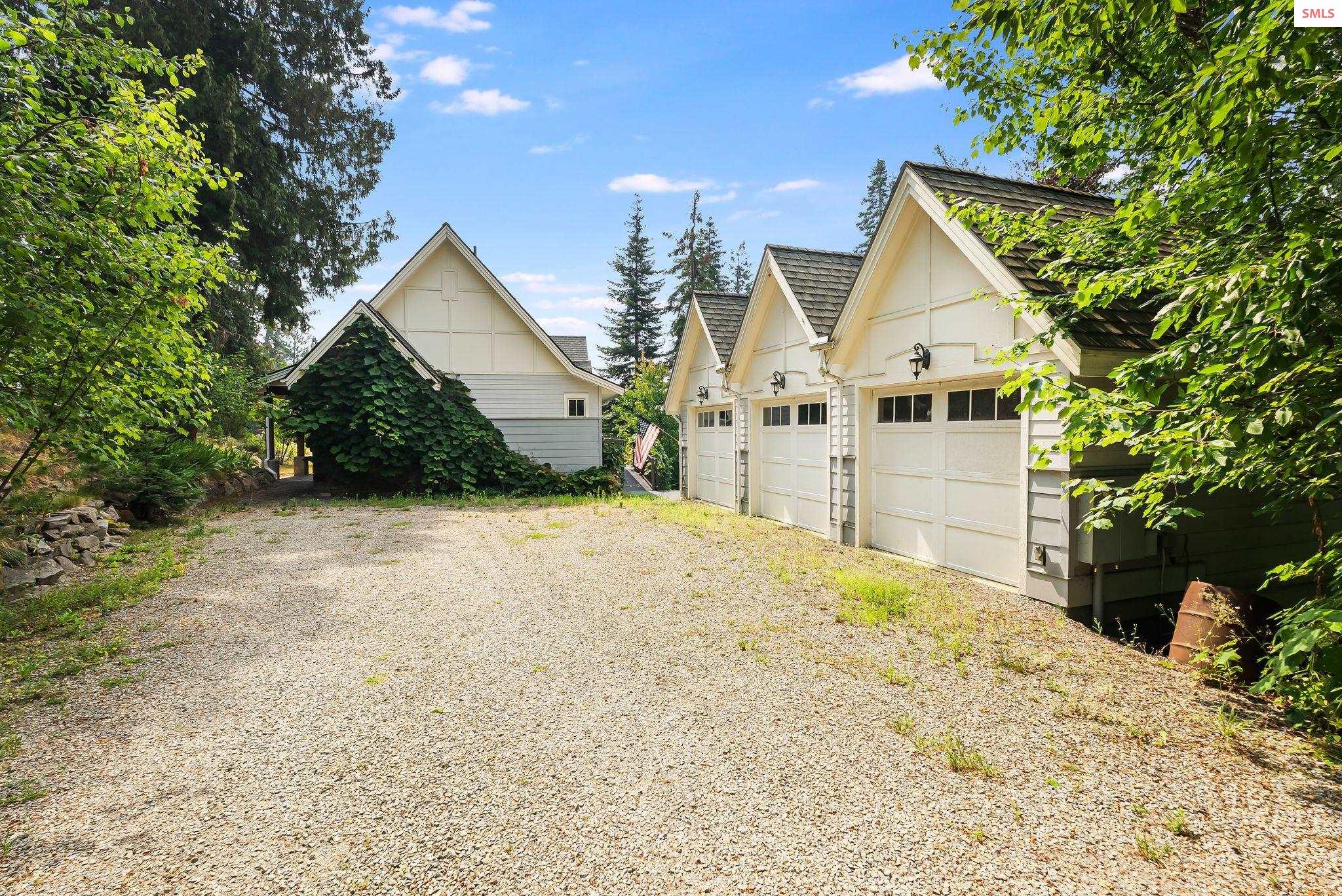 Property photo 3 for 951 Lakeview Blvd