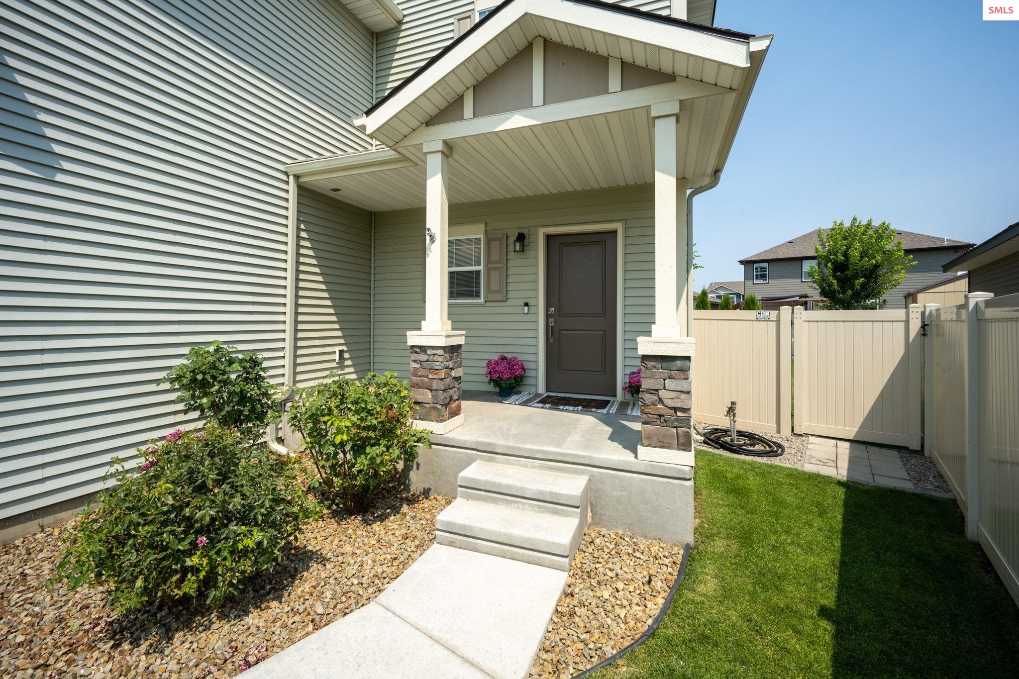 Front exterior of 1596 N Minam  Loop
