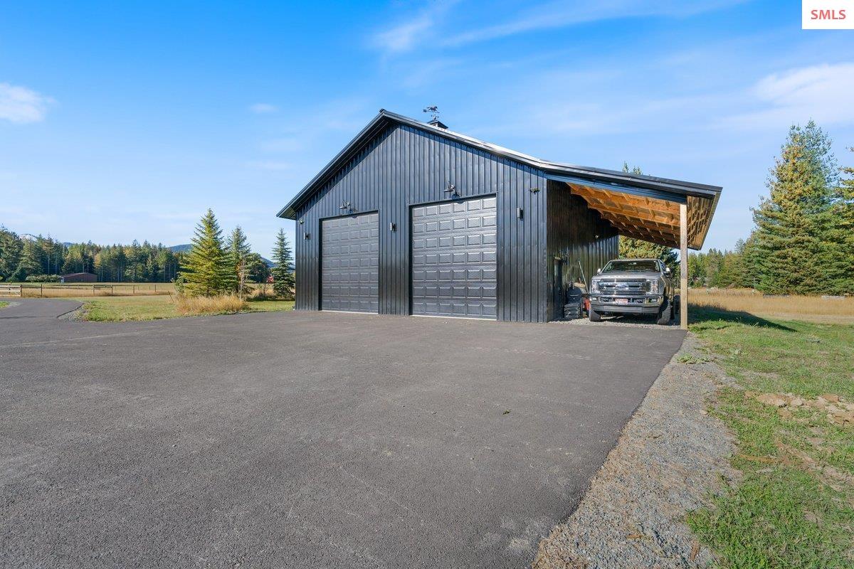 Property photo 3 for 713 Center Valley Rd