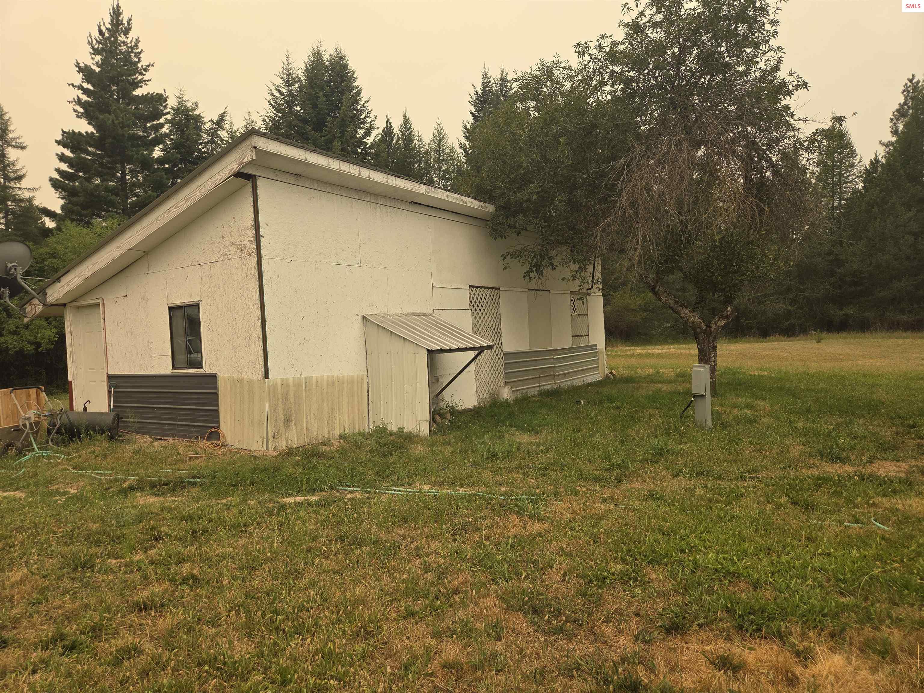 Property photo 2 for 917 Mountain Meadows Rd