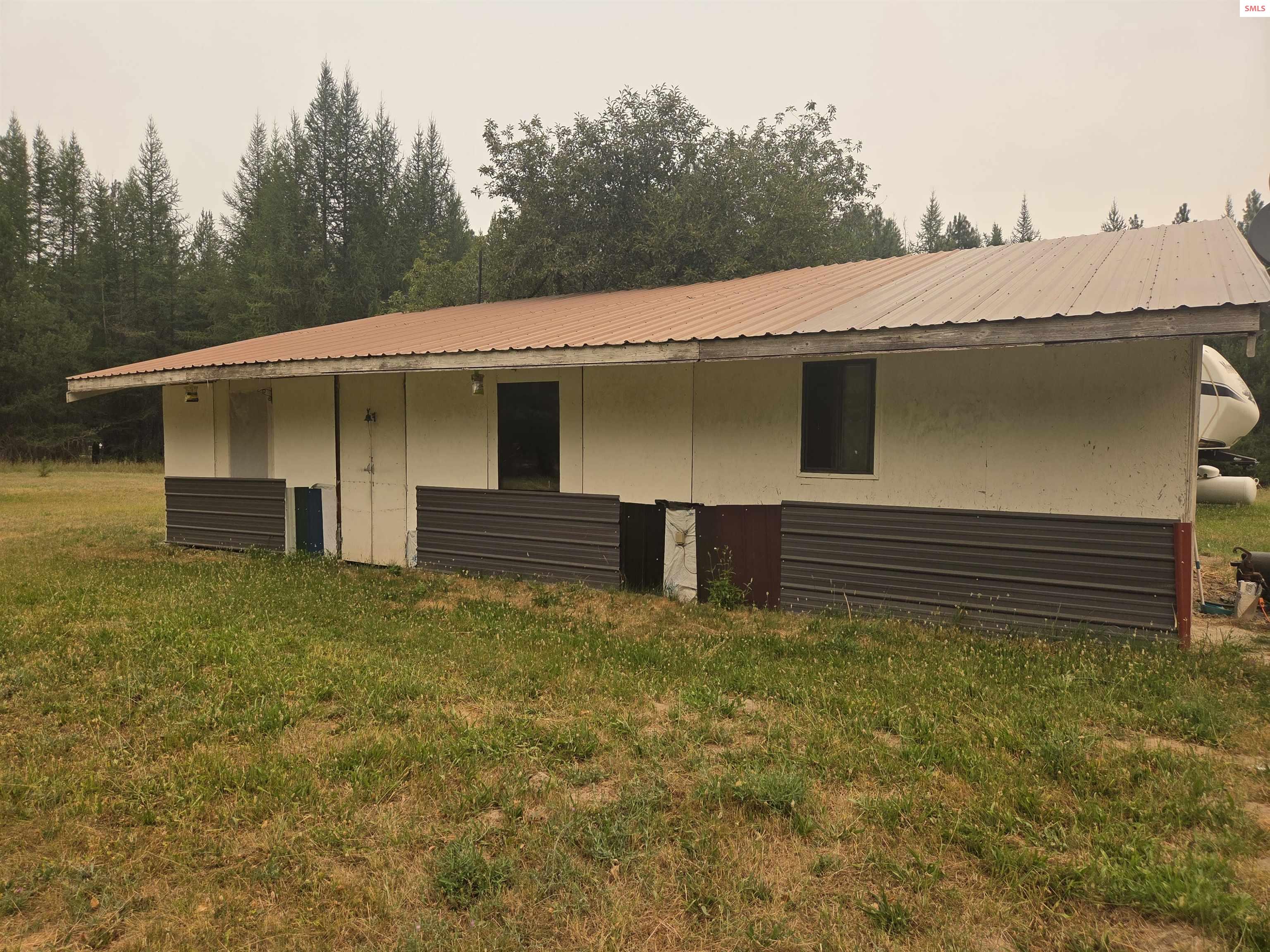 Property photo 3 for 917 Mountain Meadows Rd