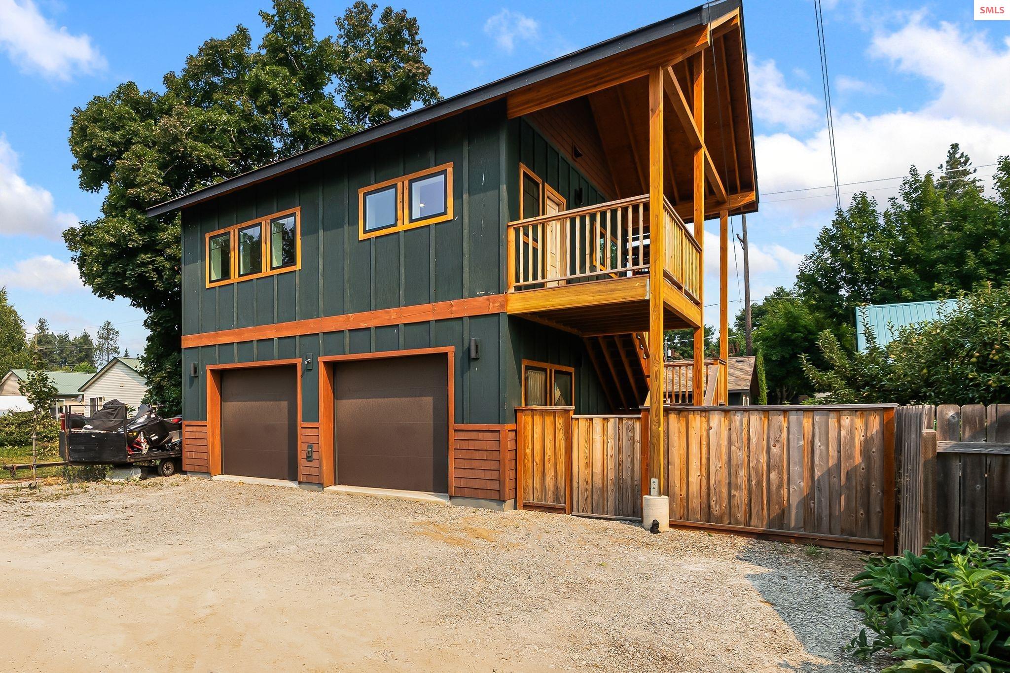 Front exterior of 905 Pine St