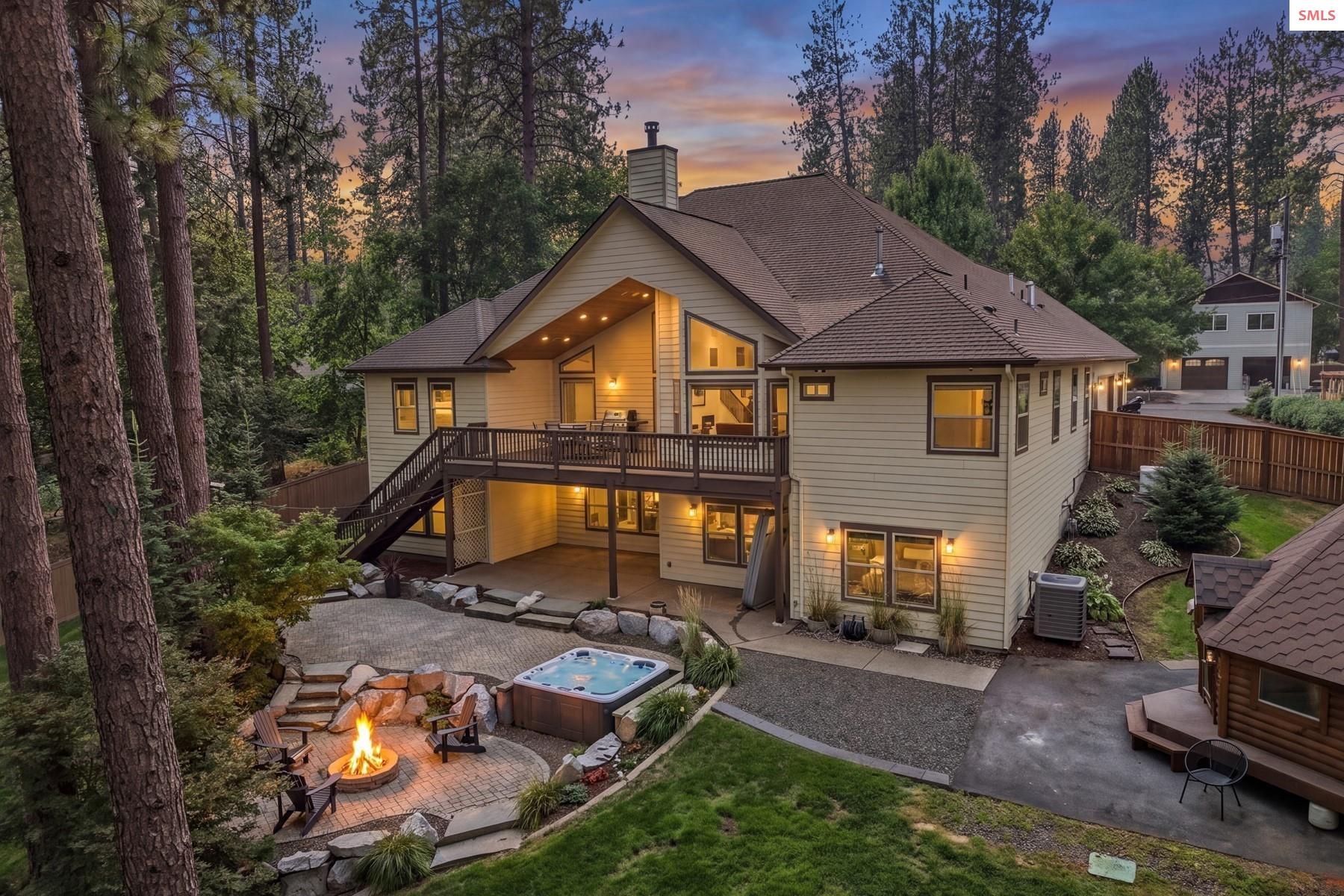 Front exterior of 3617 Pineridge