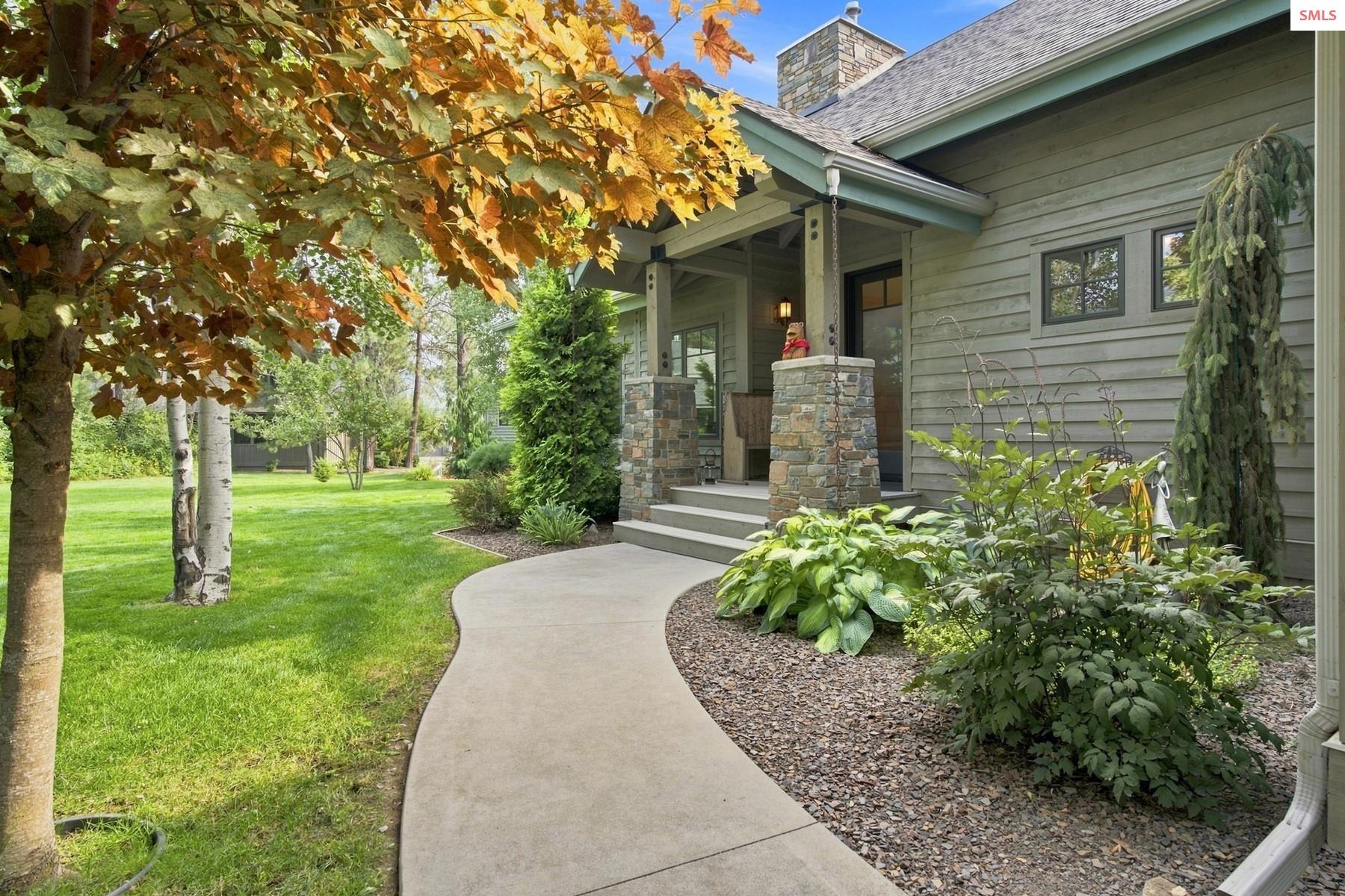 Property photo 2 for 518 Hornby PL