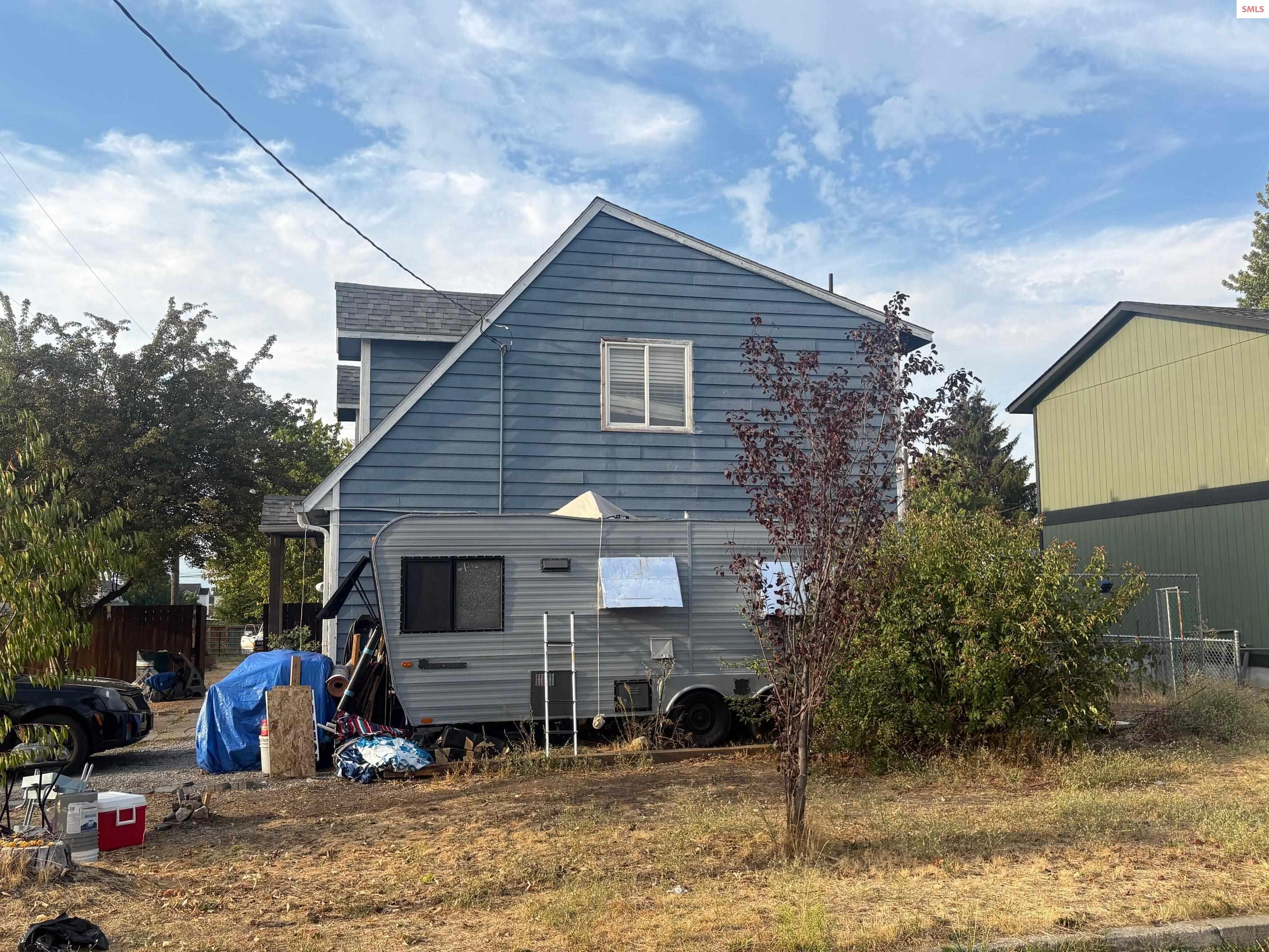 Property photo 3 for 202 Handy St