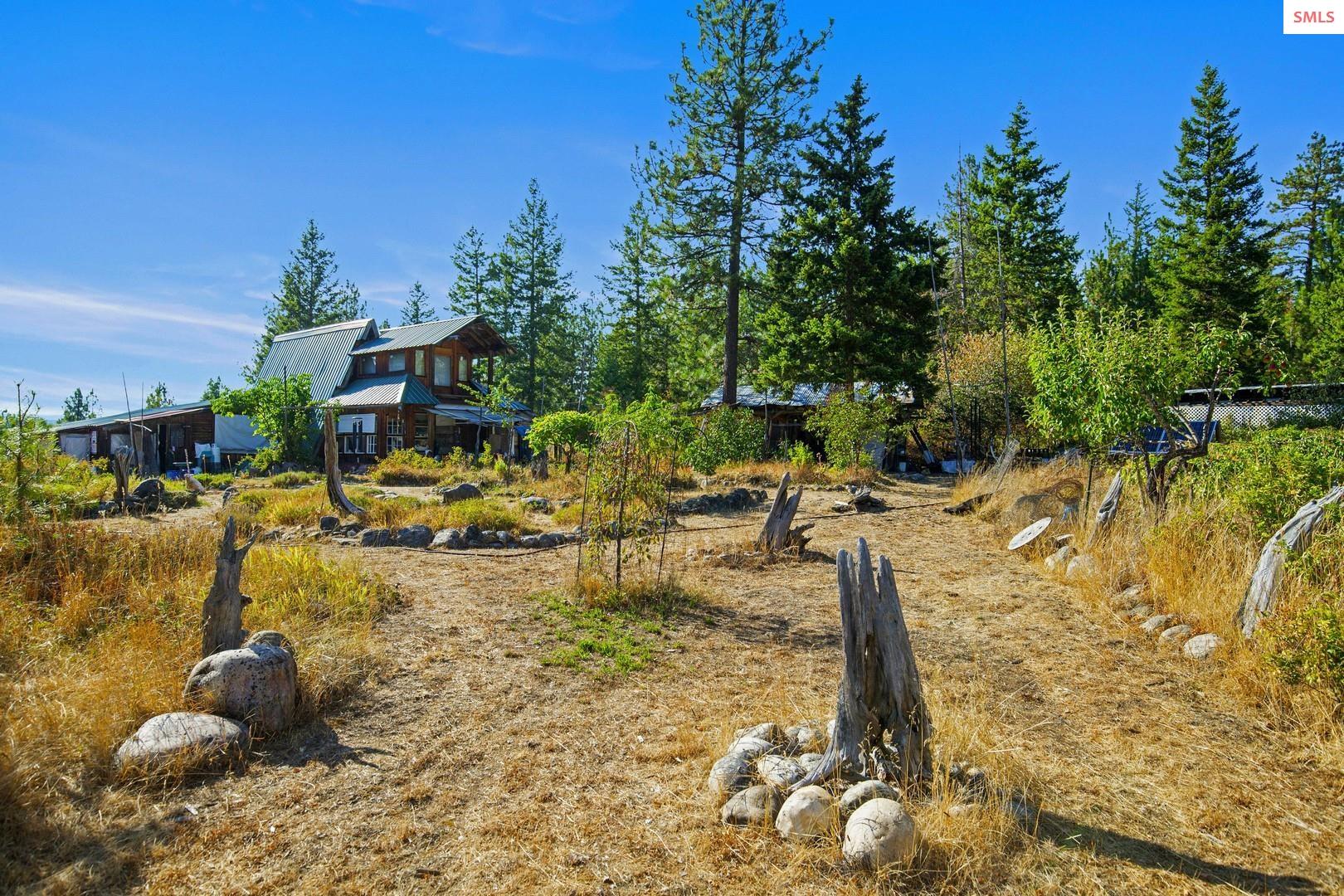 Property photo 2 for 528 Glacier Rd.