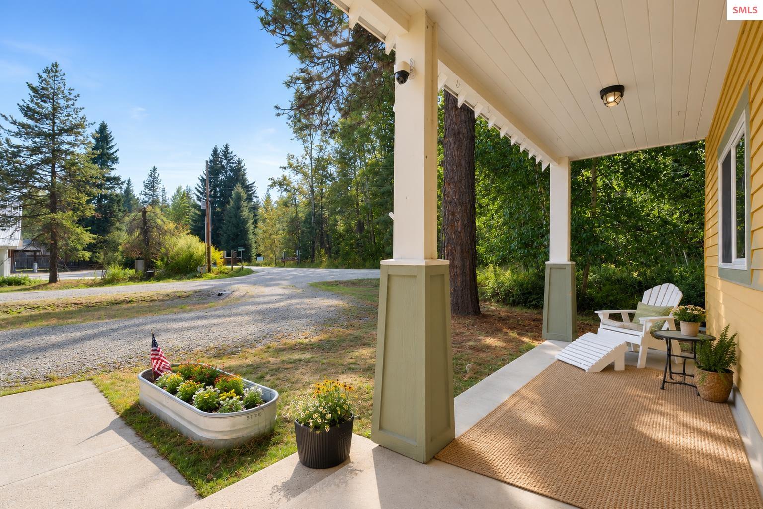 Property photo 3 for 22 Granite Ridge Road East
