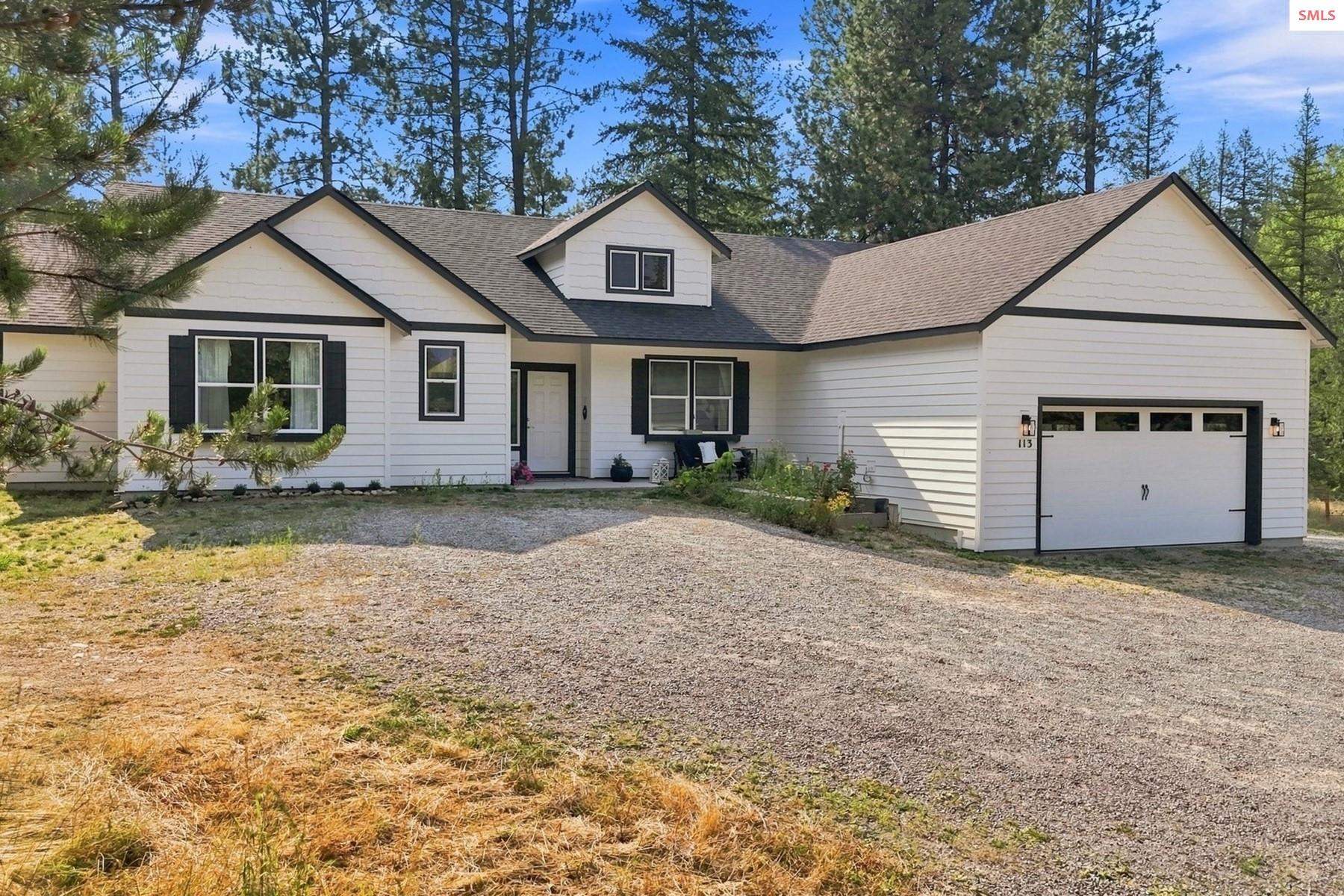 Front exterior of 113 Hawkwind Trail
