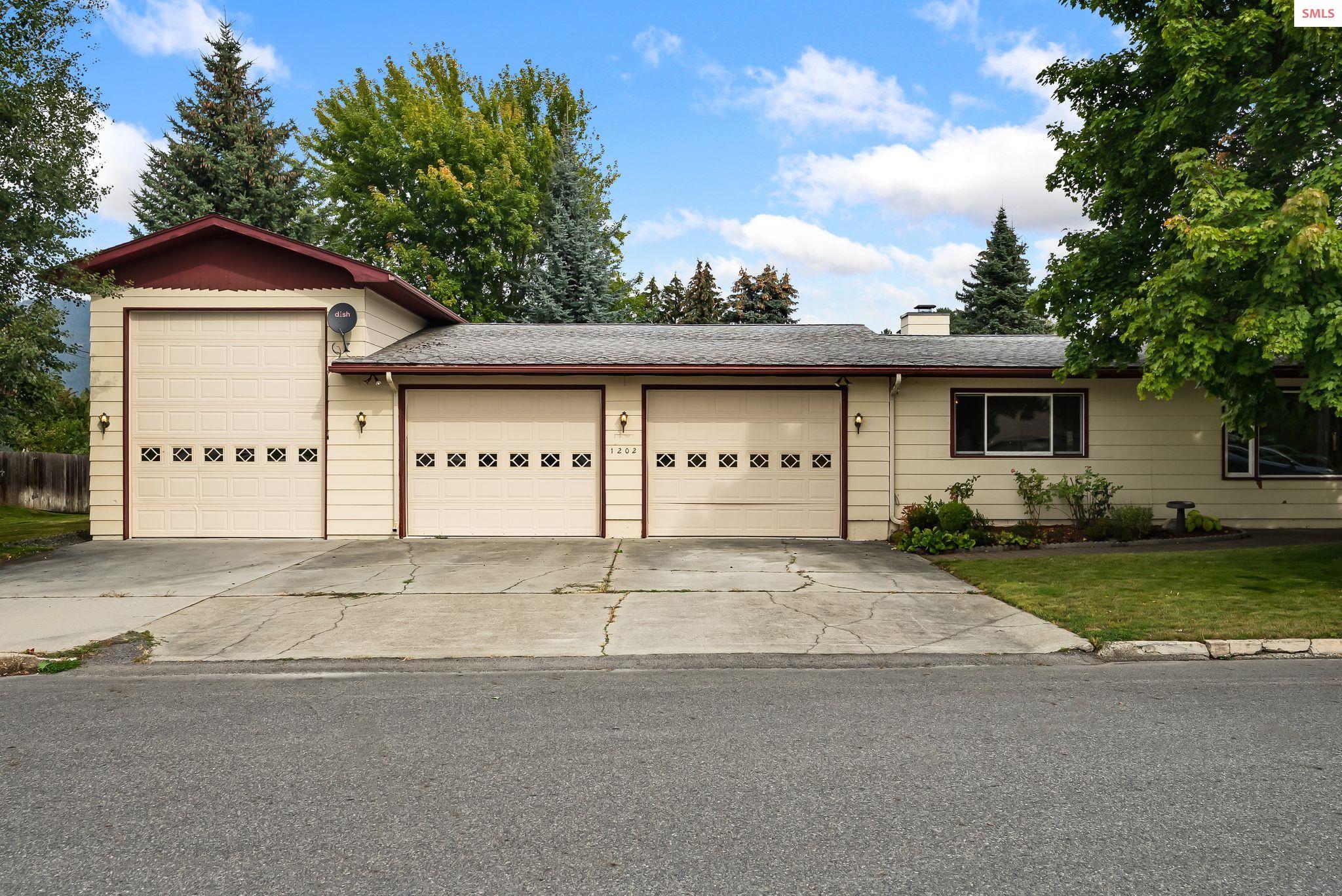 Property photo 2 for 1202 Birch Street