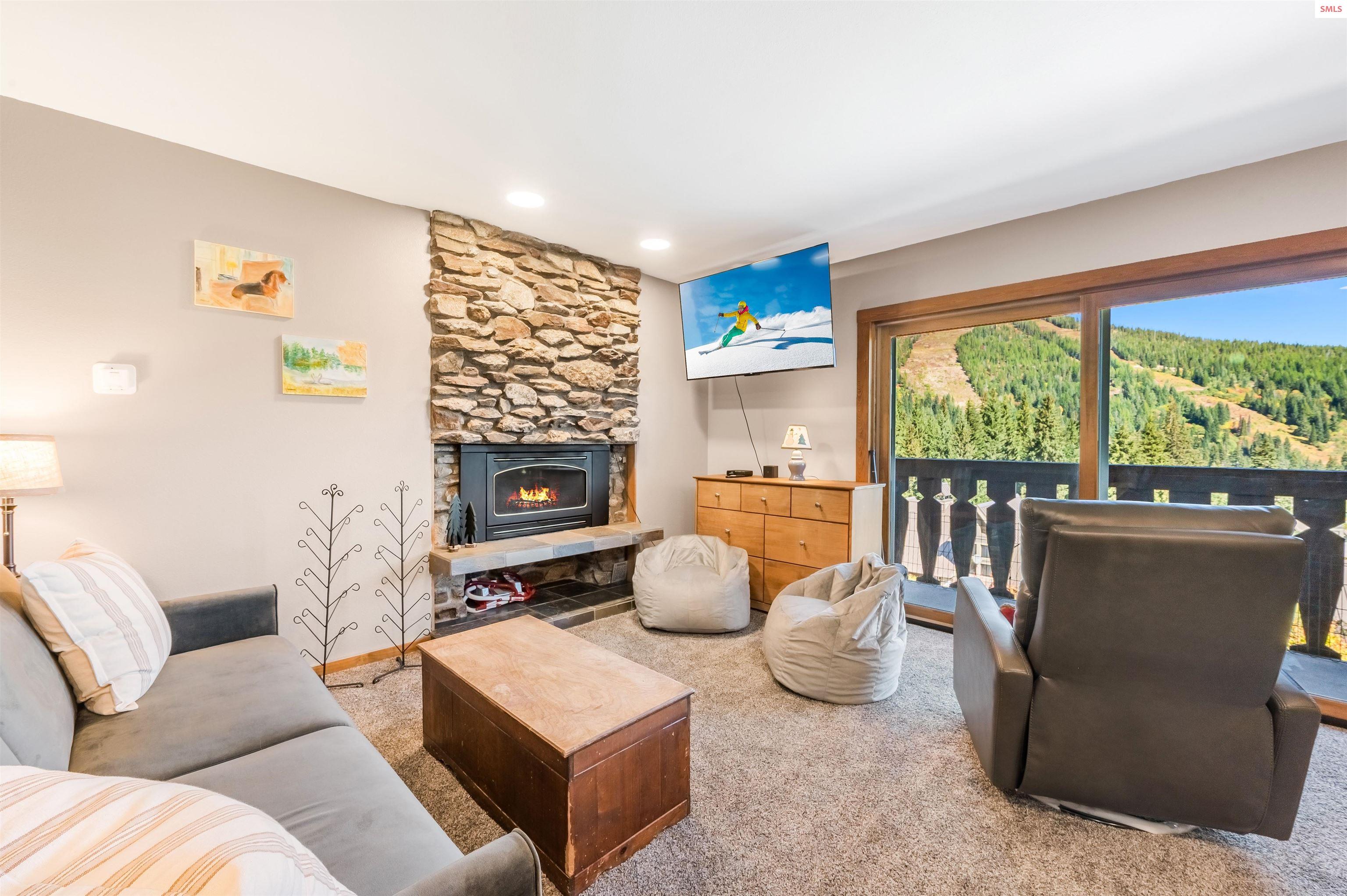 Property photo 3 for 8754 Schweitzer Mountain Road