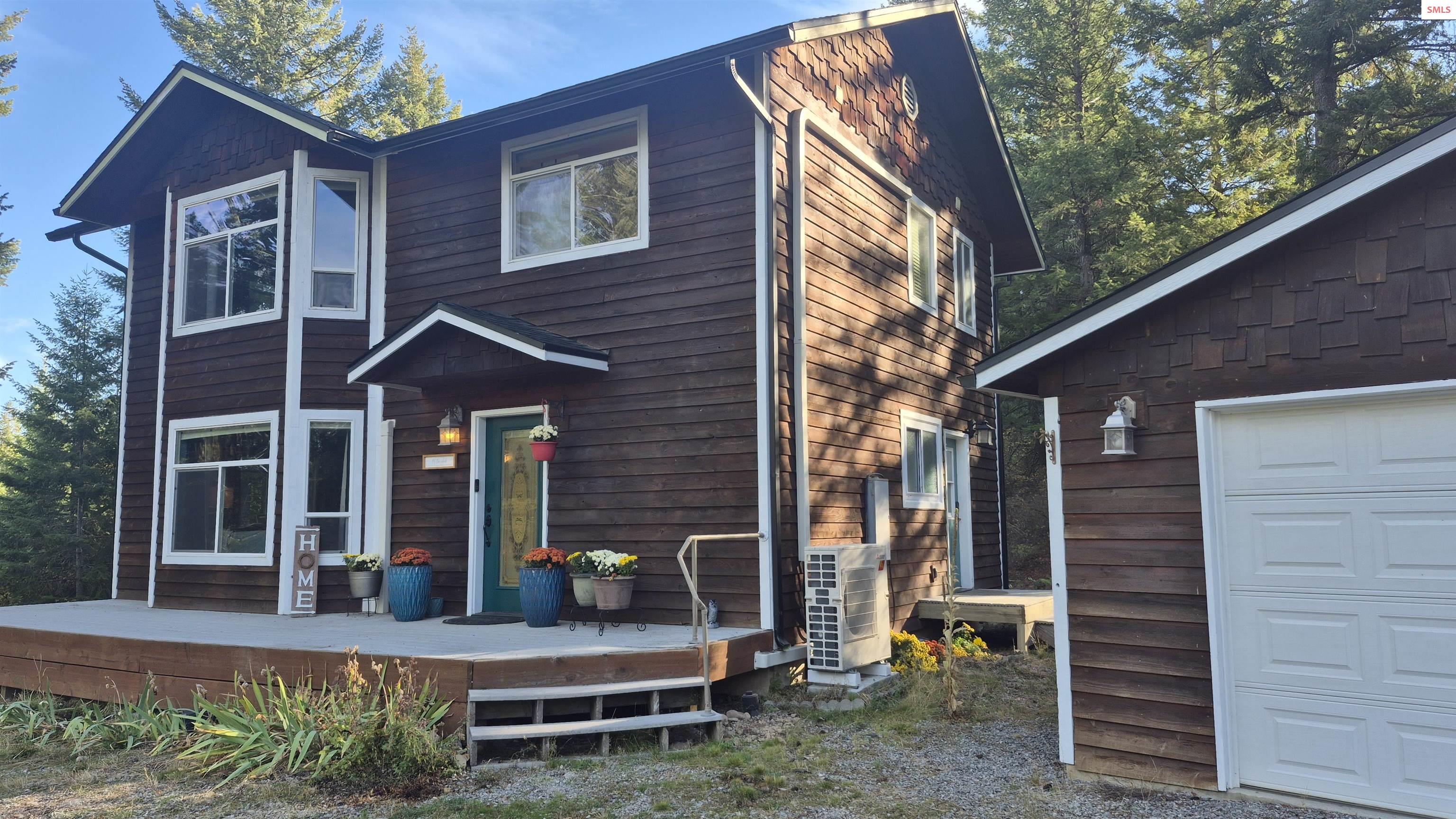 Front exterior of 596 Overlake View RD