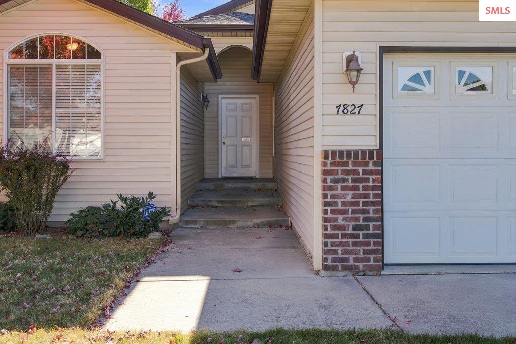 Property photo 3 for 7827 Joanna Dr