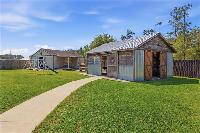 Backyard with workshop exterior