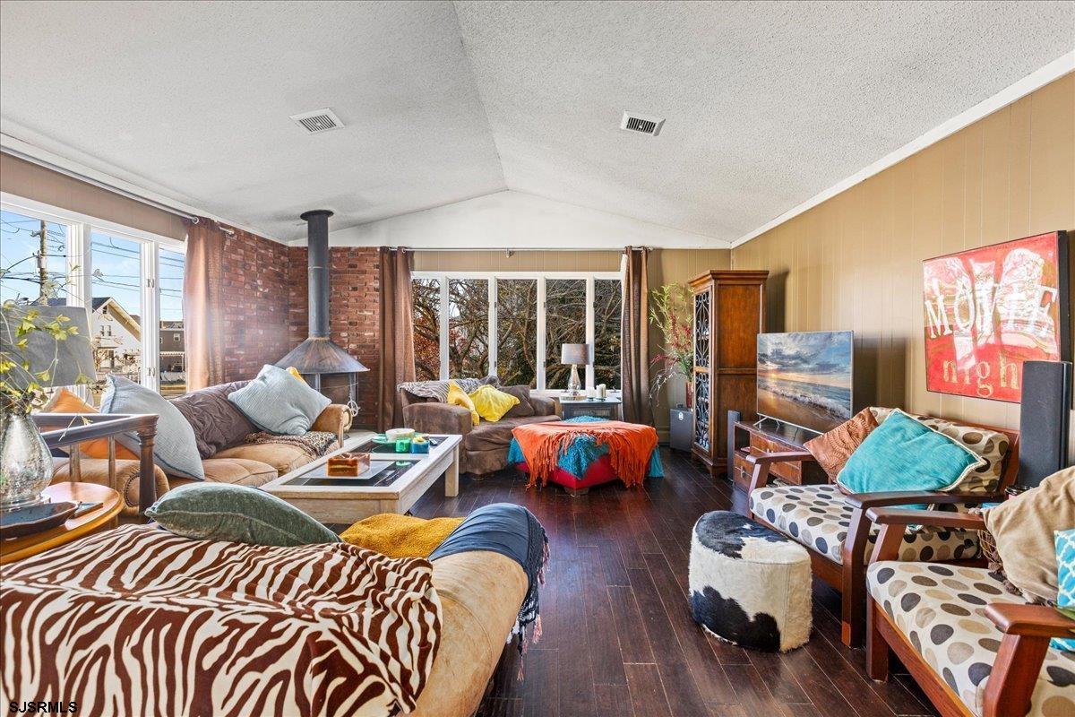 300 Wesley Avenue - Picture 