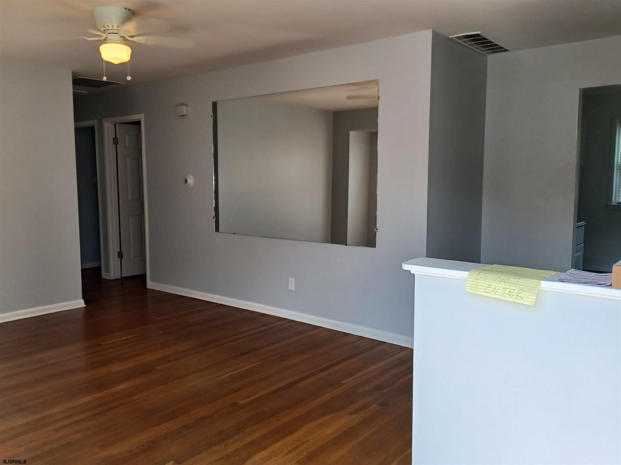 641 Howard Avenue - Picture 2