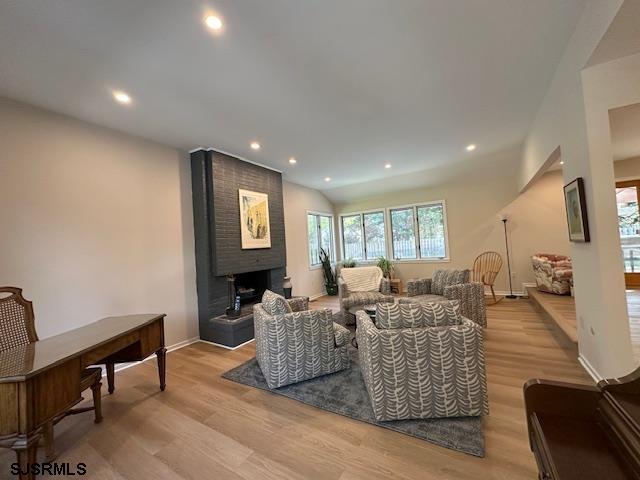 2221 Burroughs - Picture 