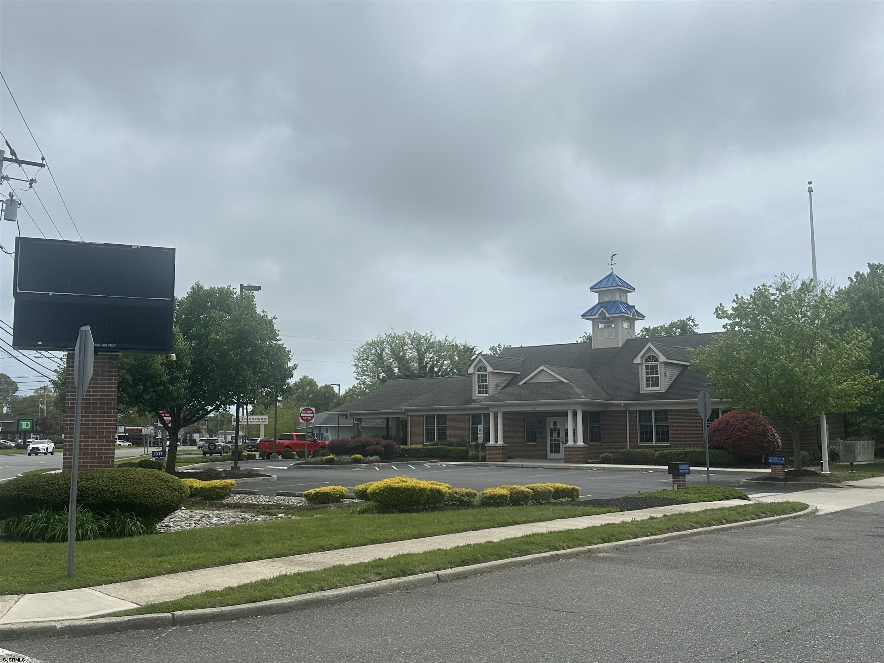 1101 Tilton Road - Picture 2