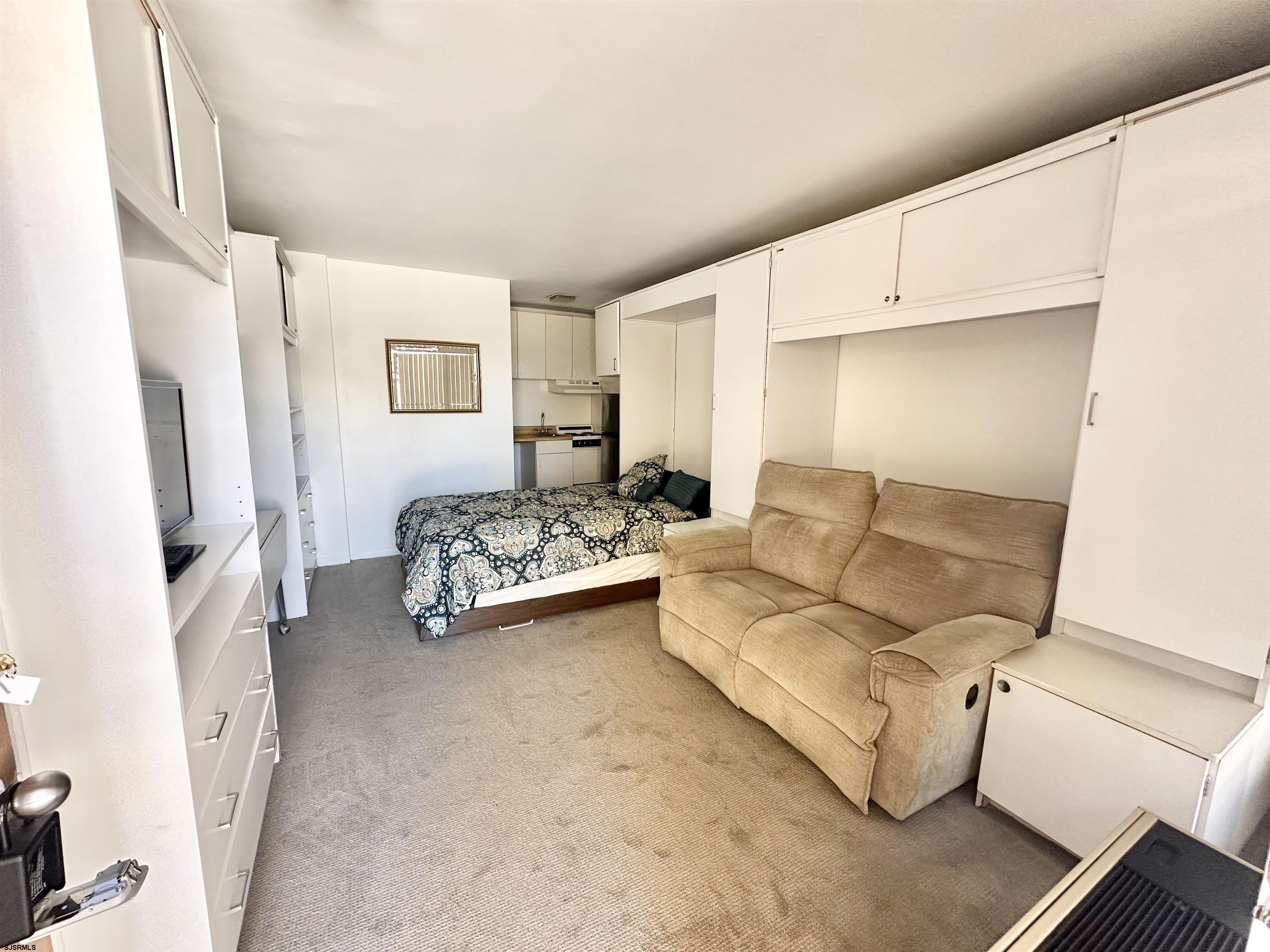 108 S Montpelier Avenue Apt 210 - Picture 1