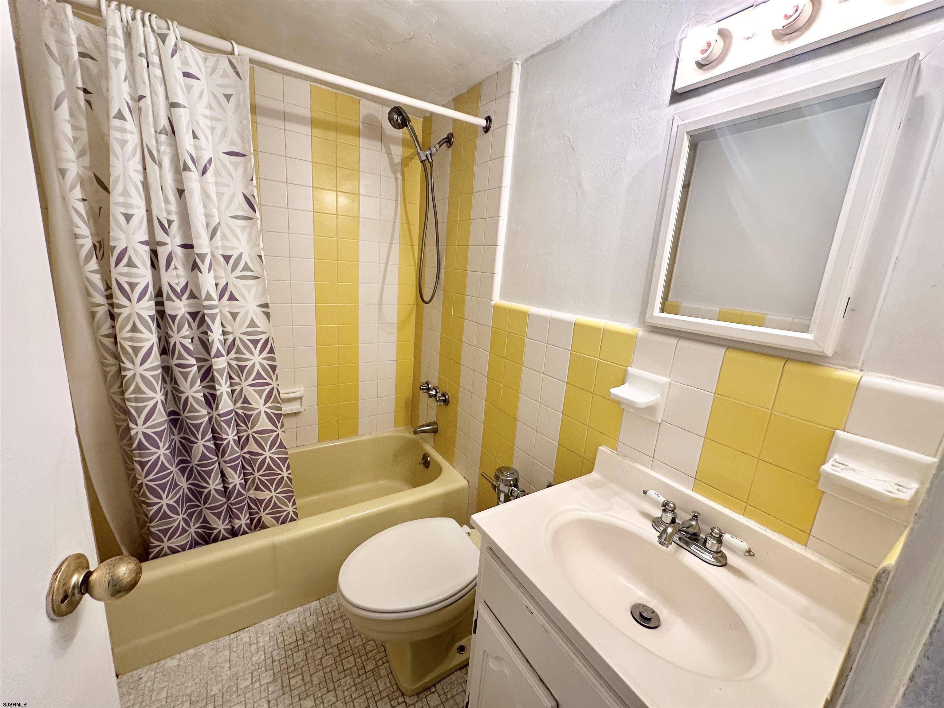 108 S Montpelier Avenue Apt 210