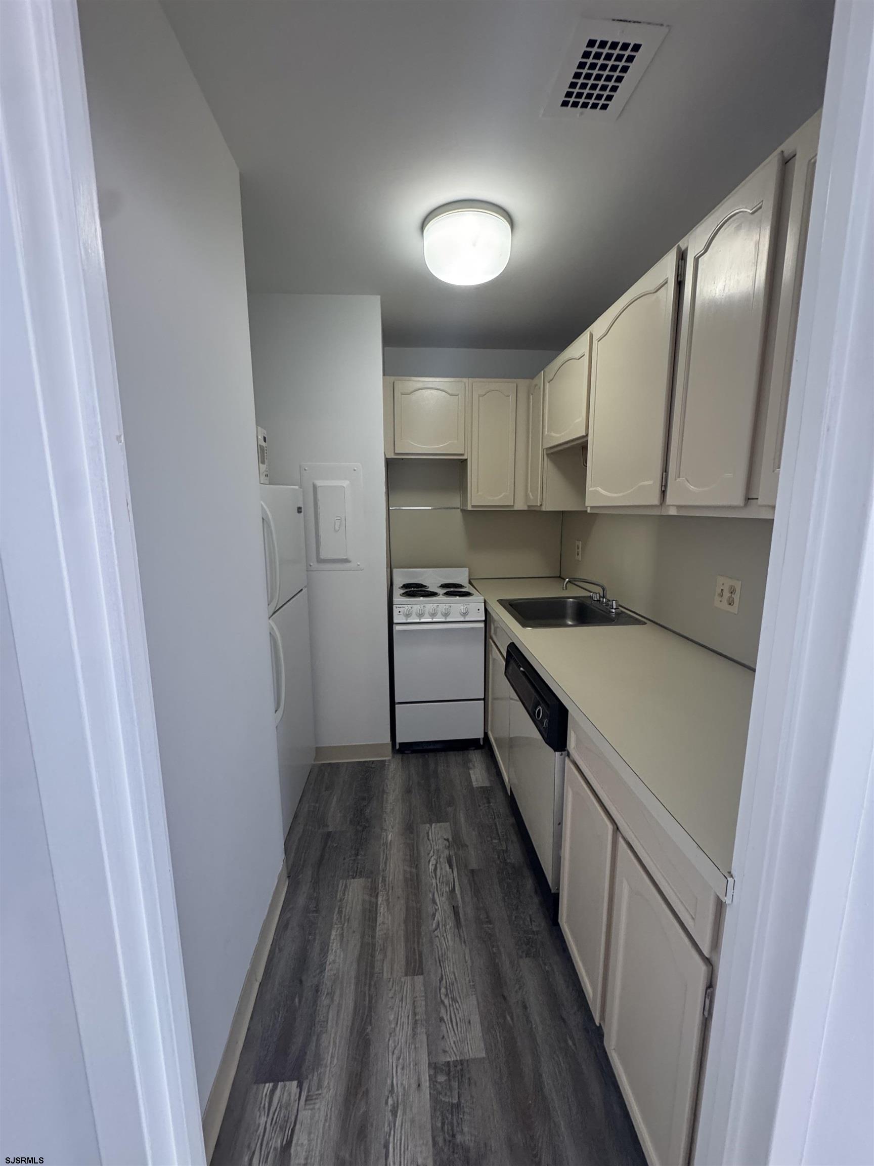 2721 Boardwalk - Picture 1