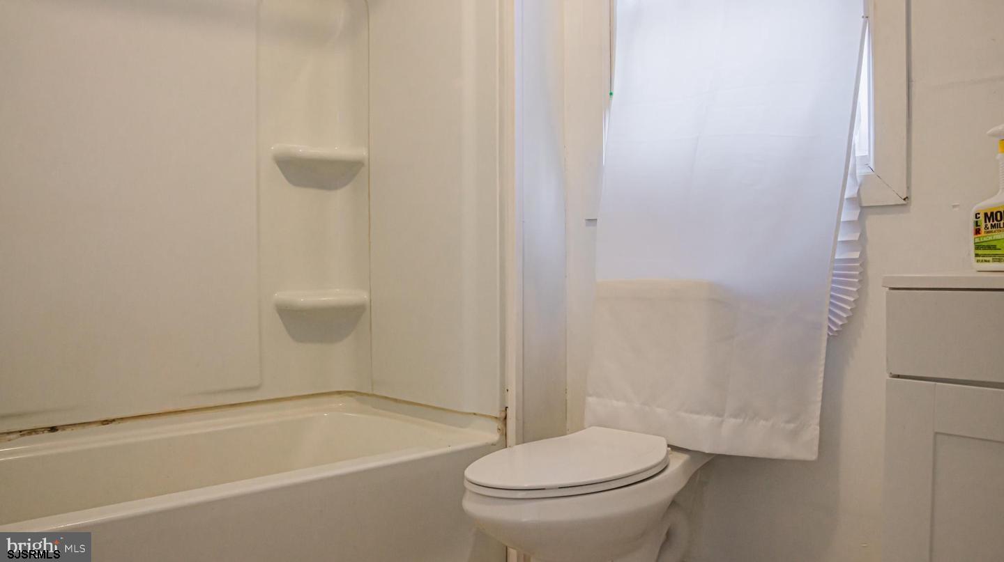 818 E Pear St Street - Picture 2