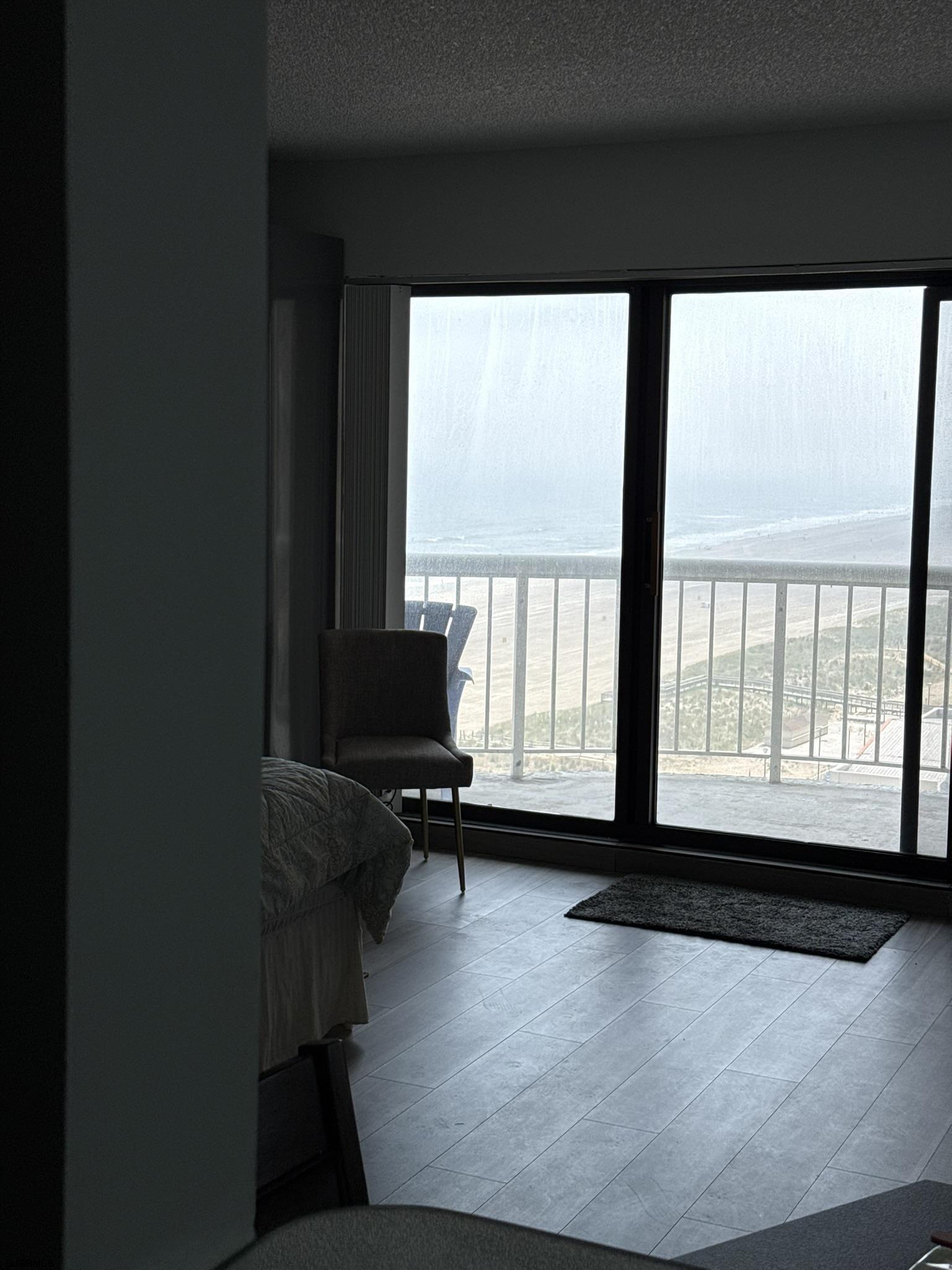 3101 Boardwalk - Picture 4