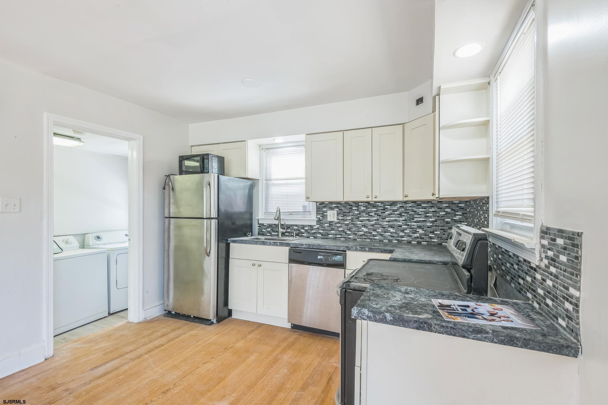 29 E Pierson Avenue - Picture 3