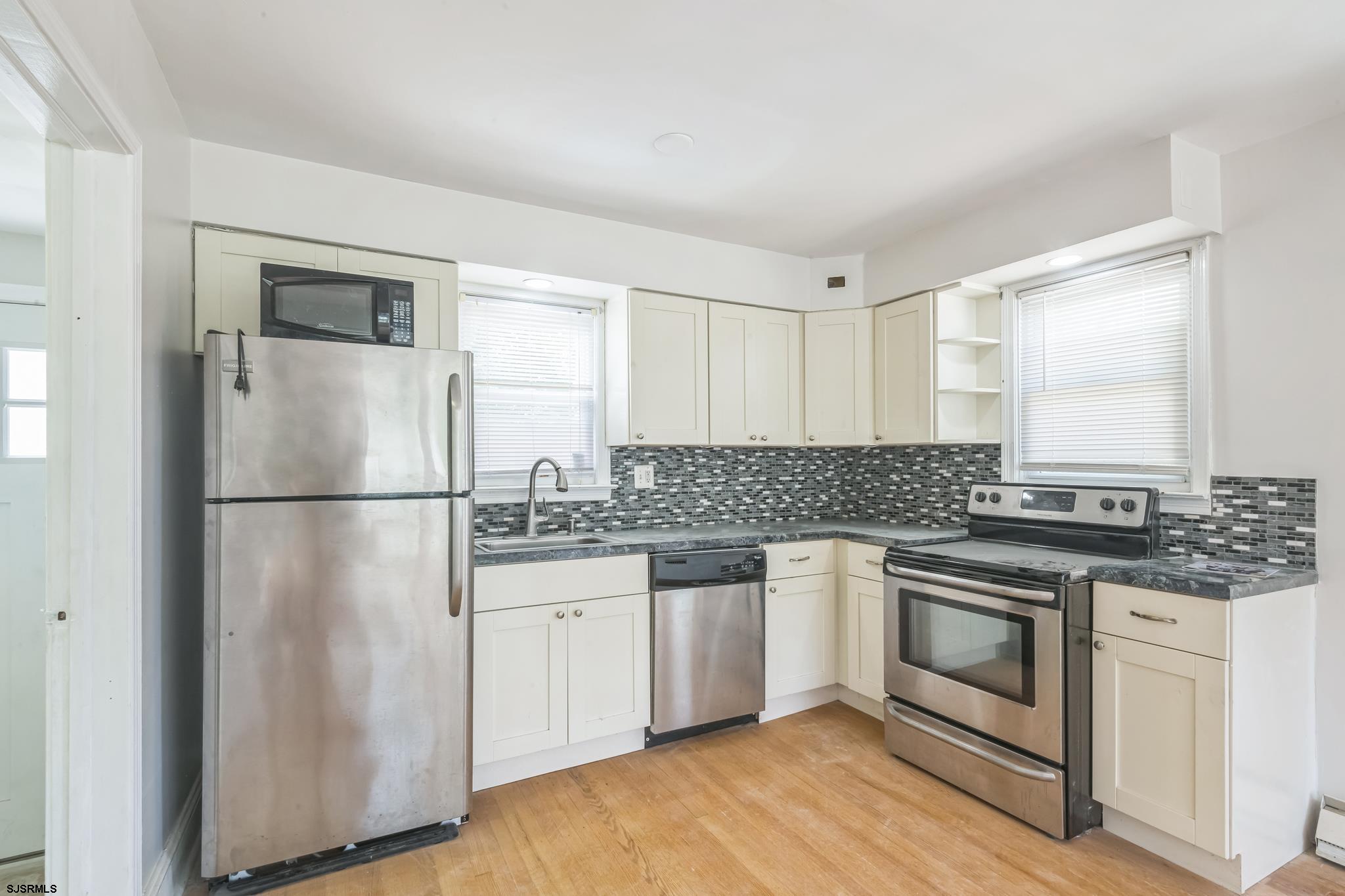 29 E Pierson Avenue - Picture 4