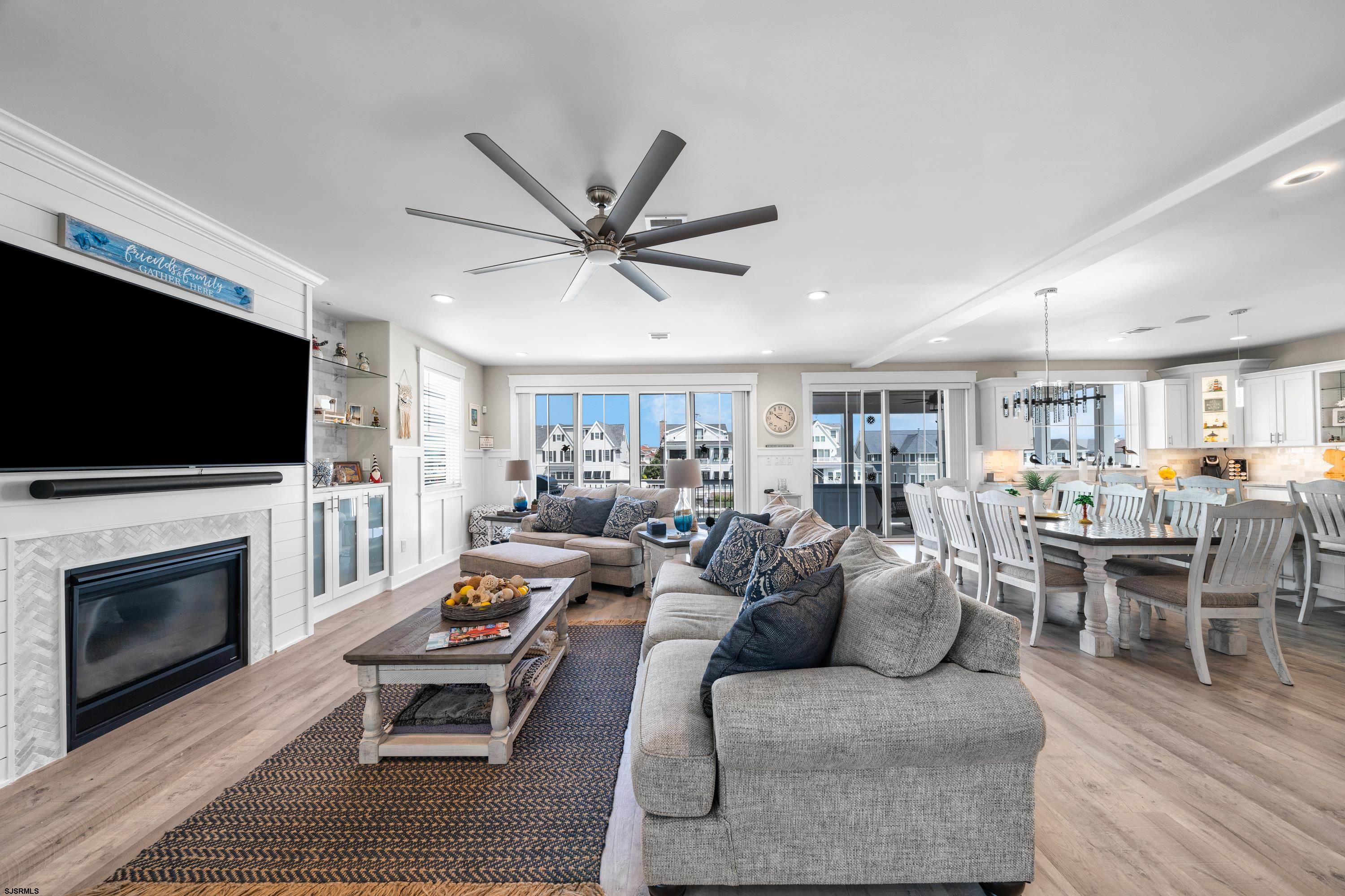 2104 Bay Avenue - Picture 