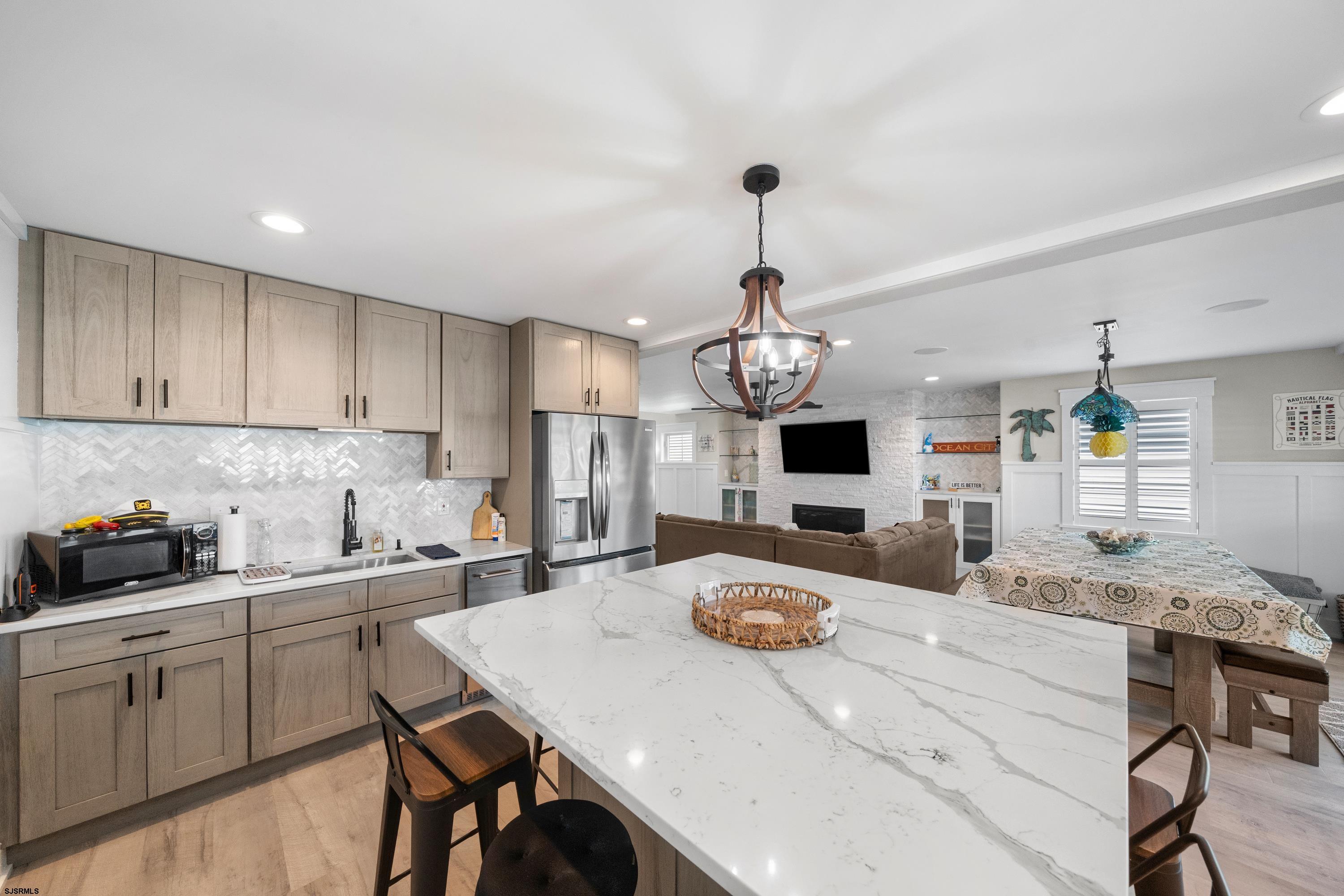 2104 Bay Avenue - Picture 