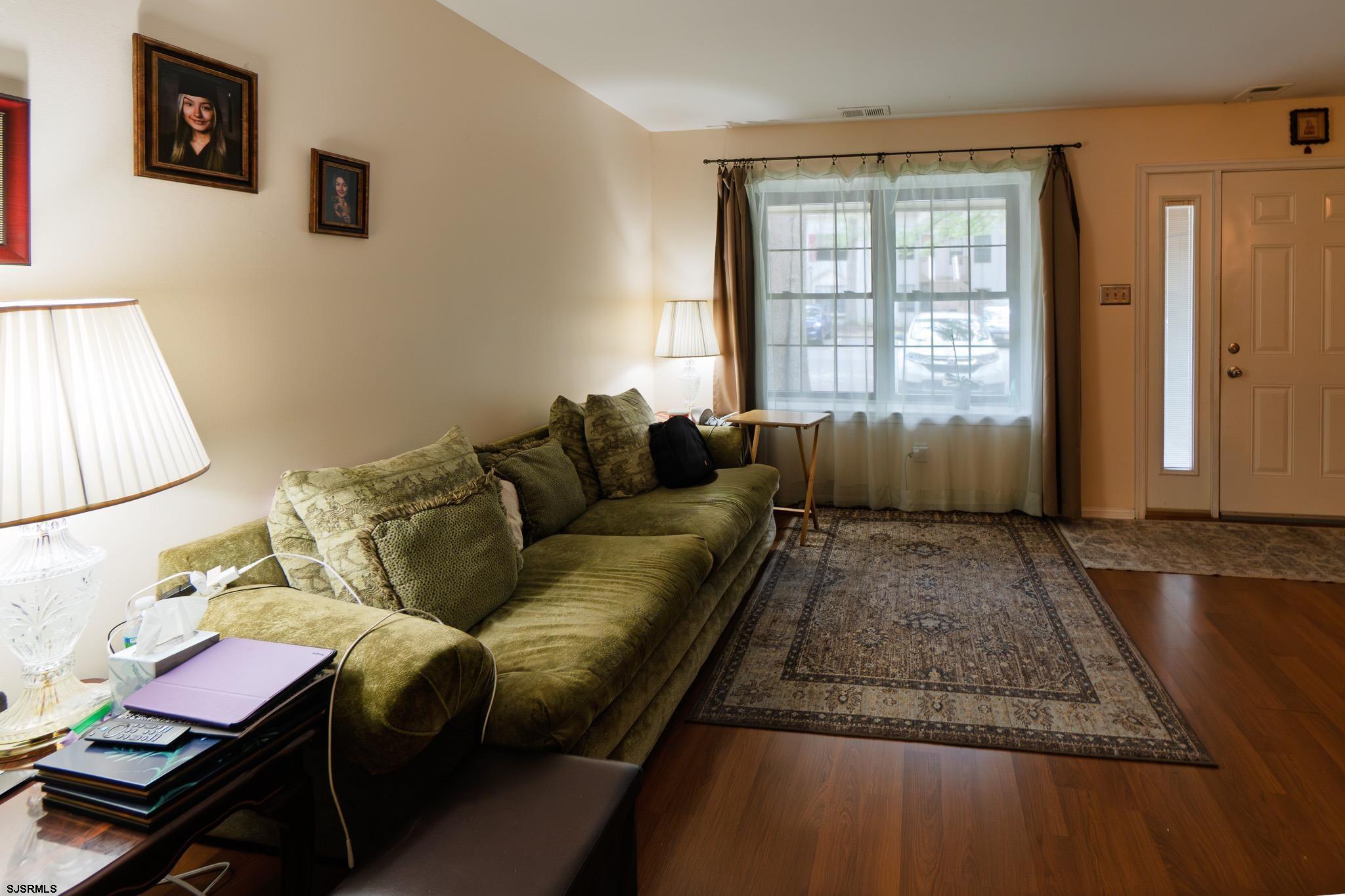 4505 Concord Pl - Picture 3