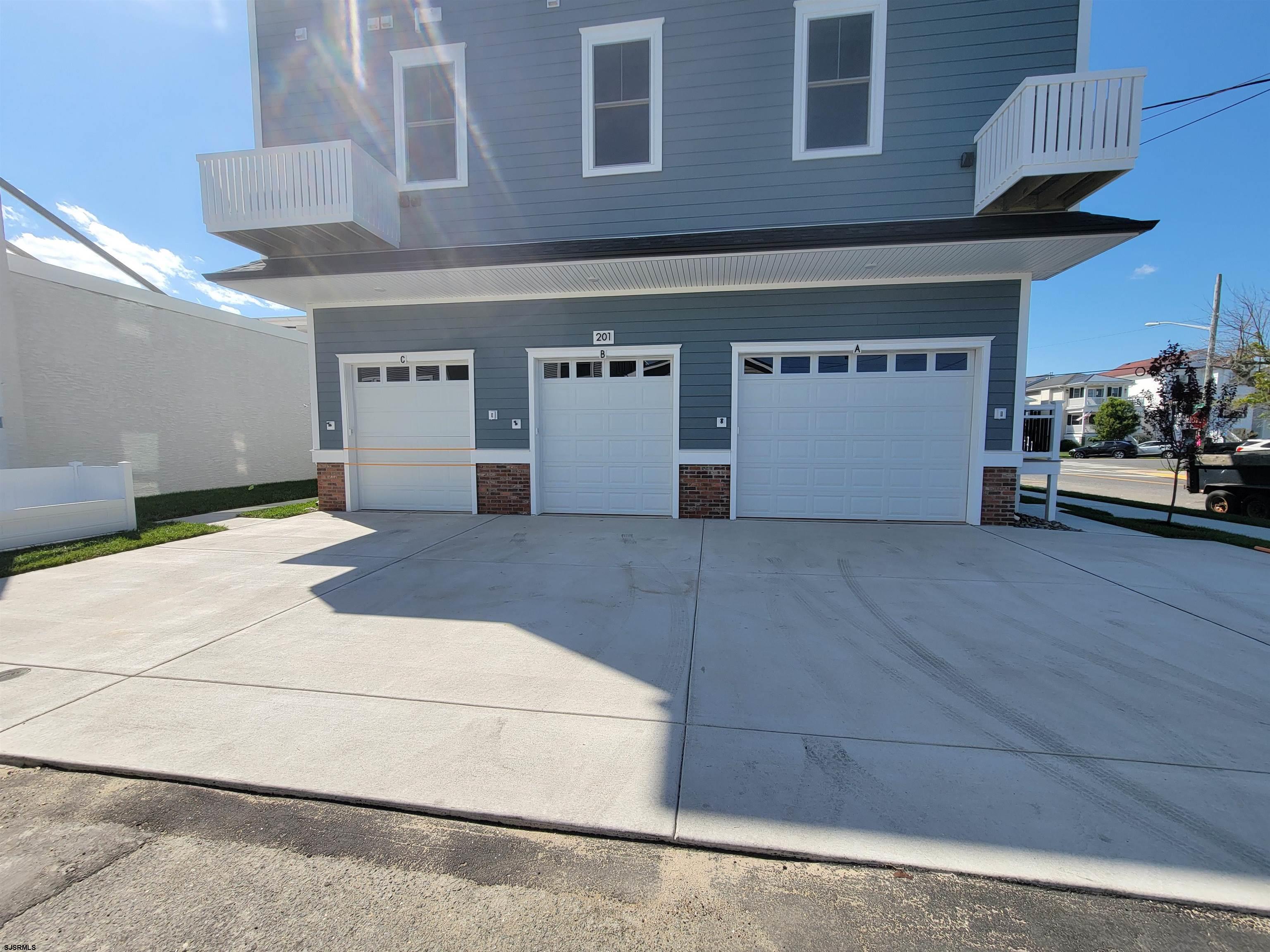 201 West Avenue